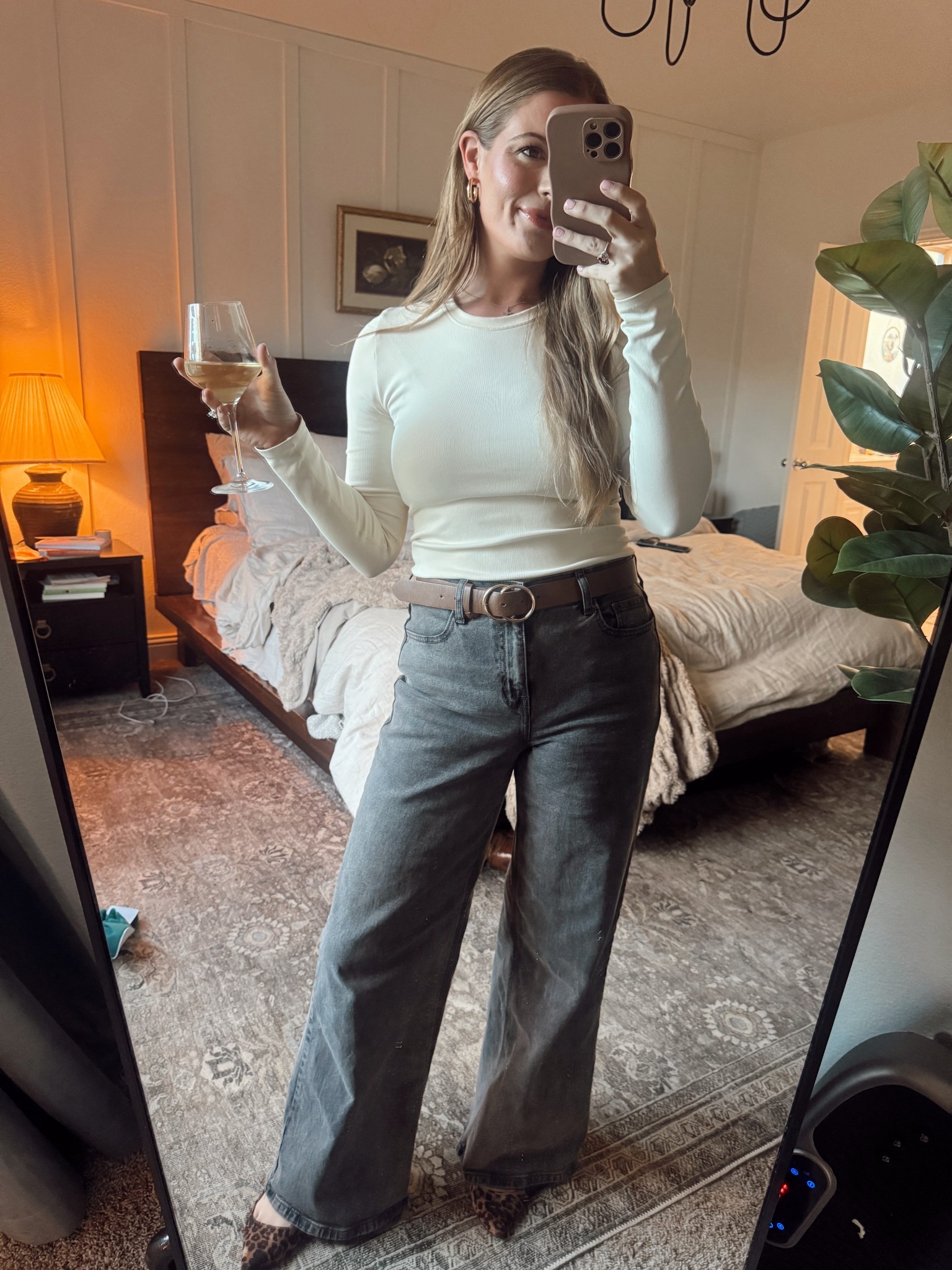lol that I wear some version of this outfit every time I put on real clothes 😂 I love these layering shirts and wide leg jeans so much I can’t help it 

#LTKootd