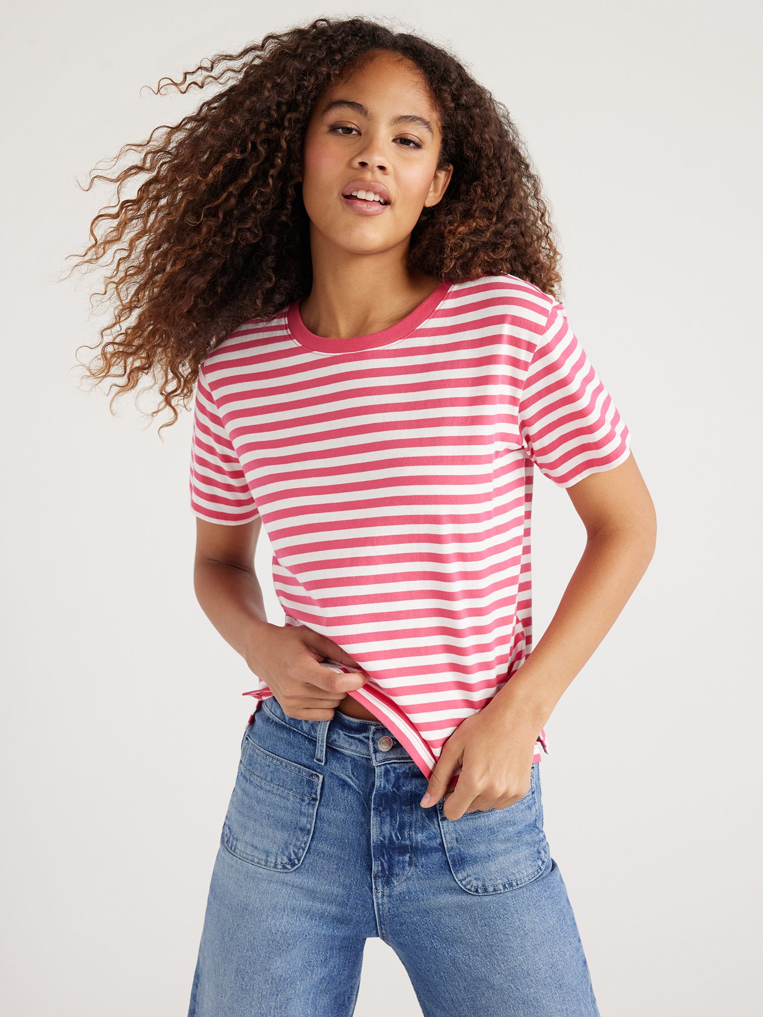 Free Assembly Women's Crop Box Tee with Short Sleeves, Sizes XS-XXL | Walmart (US)