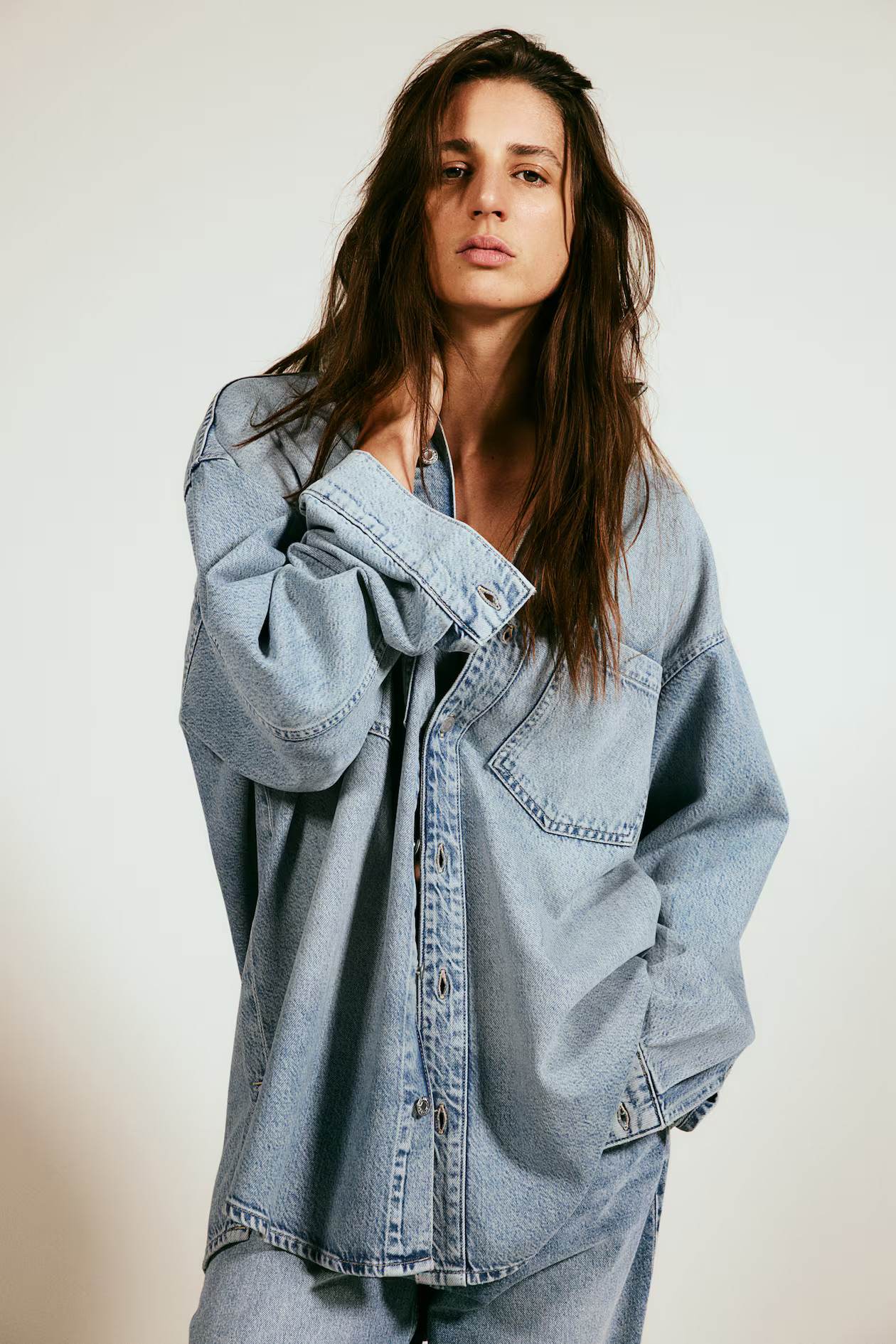 Feather Soft Denim Shirt - Long sleeve - Regular length - Light denim blue - Ladies | H&M US | H&M (US + CA)