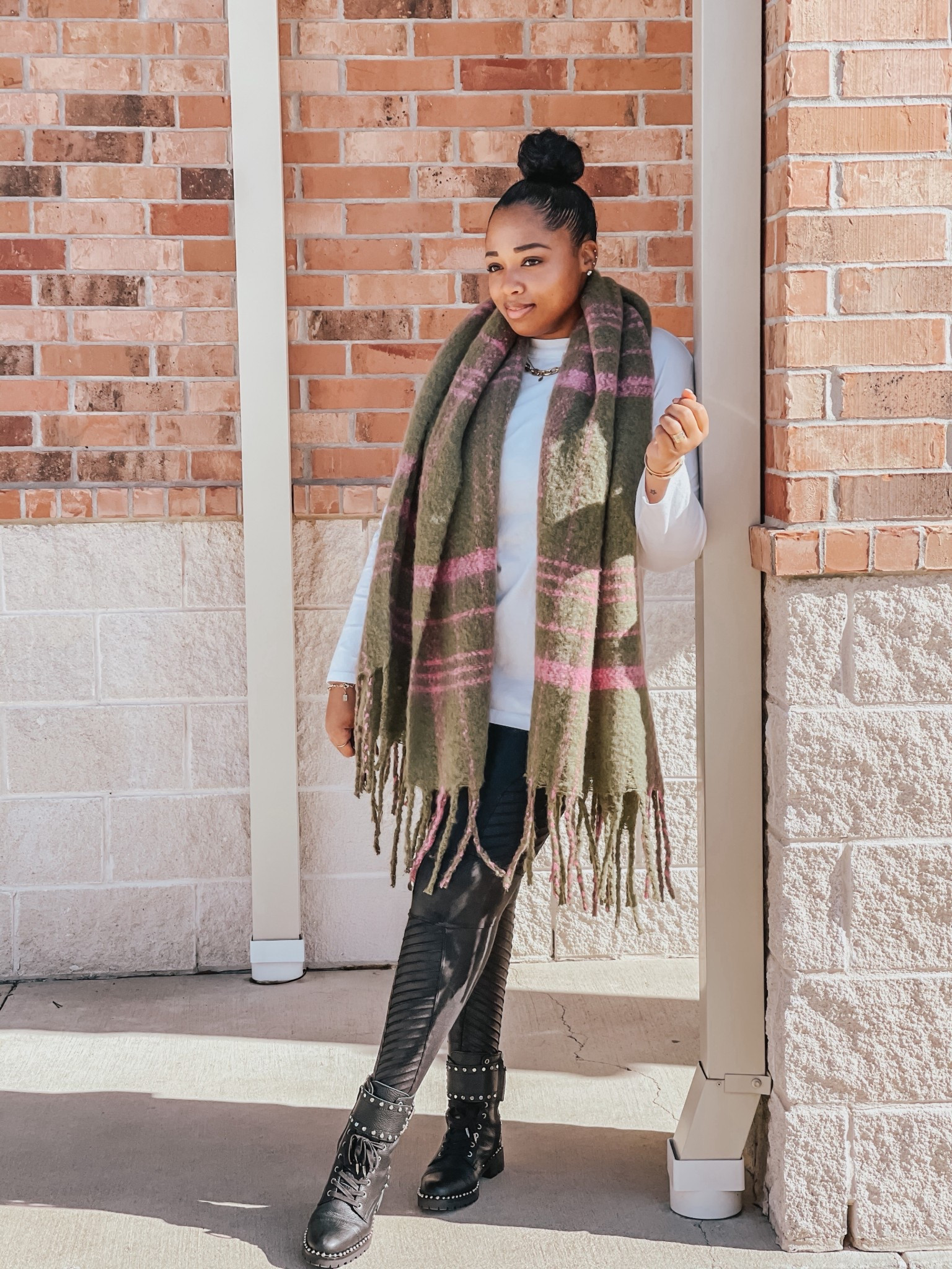 Leggings- medium 
Top- medium 

Casual outfit 
Winter 
Fashion 
Outfit 
Ootd 


#LTKSaleAlert #LTKootd #LTKSeasonal