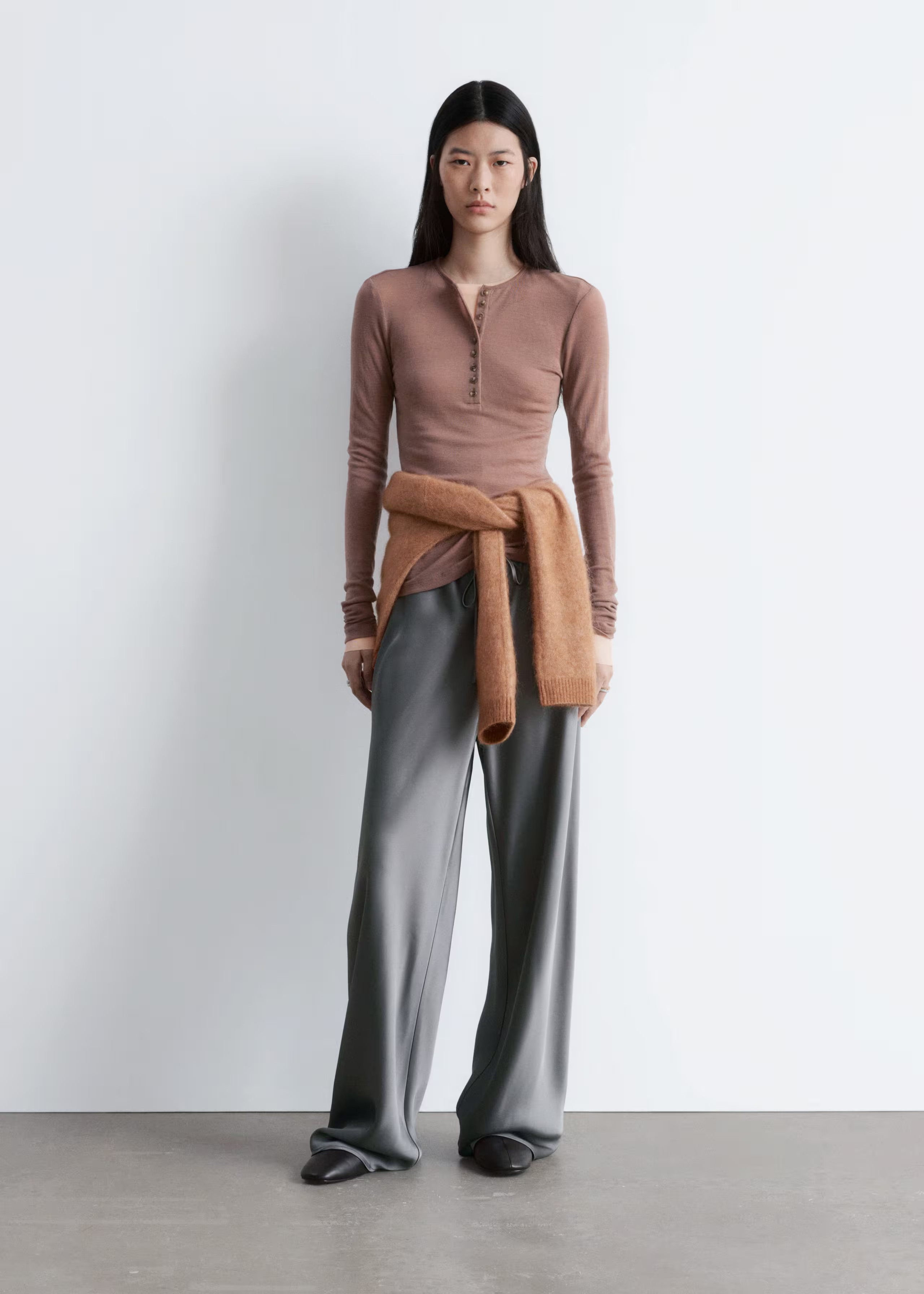 Clothing/Trousers/Wide fit trousers/Drawstring Satin Trousers£ 97NewGrey32343638404244SIZESize g... | & Other Stories UK