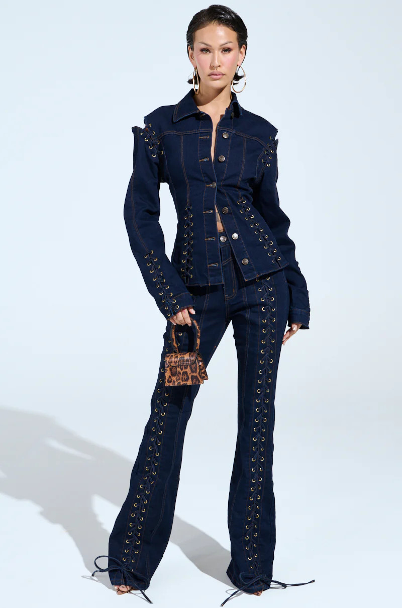 AKIRA Thats On Me Flare Denim Pants | Size 2X | AKIRA