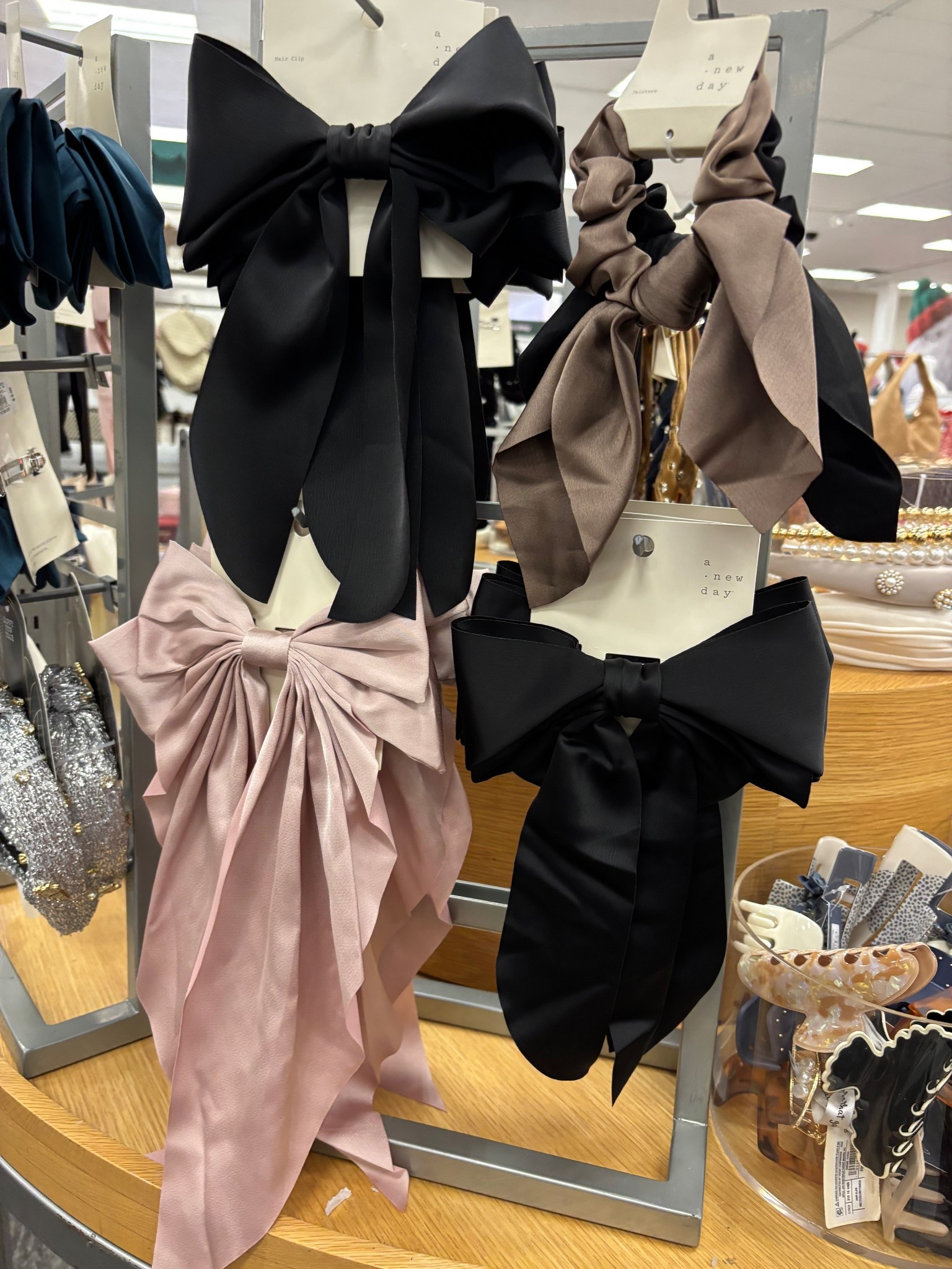 Hair bows


#LTKFindsUnder50 #LTKHoliday #LTKGiftGuide