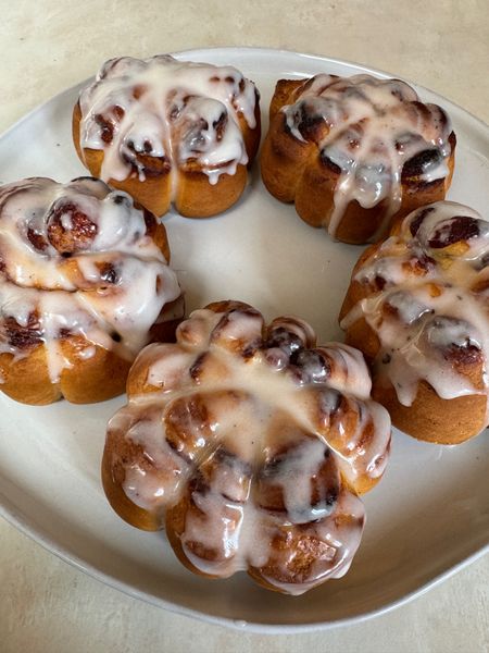 “Pumpkin” cinnamon rolls with a bit of baker’s twine 🎃🧡🍂 #kitchen #pumpkins

#LTKhome #LTKHalloween