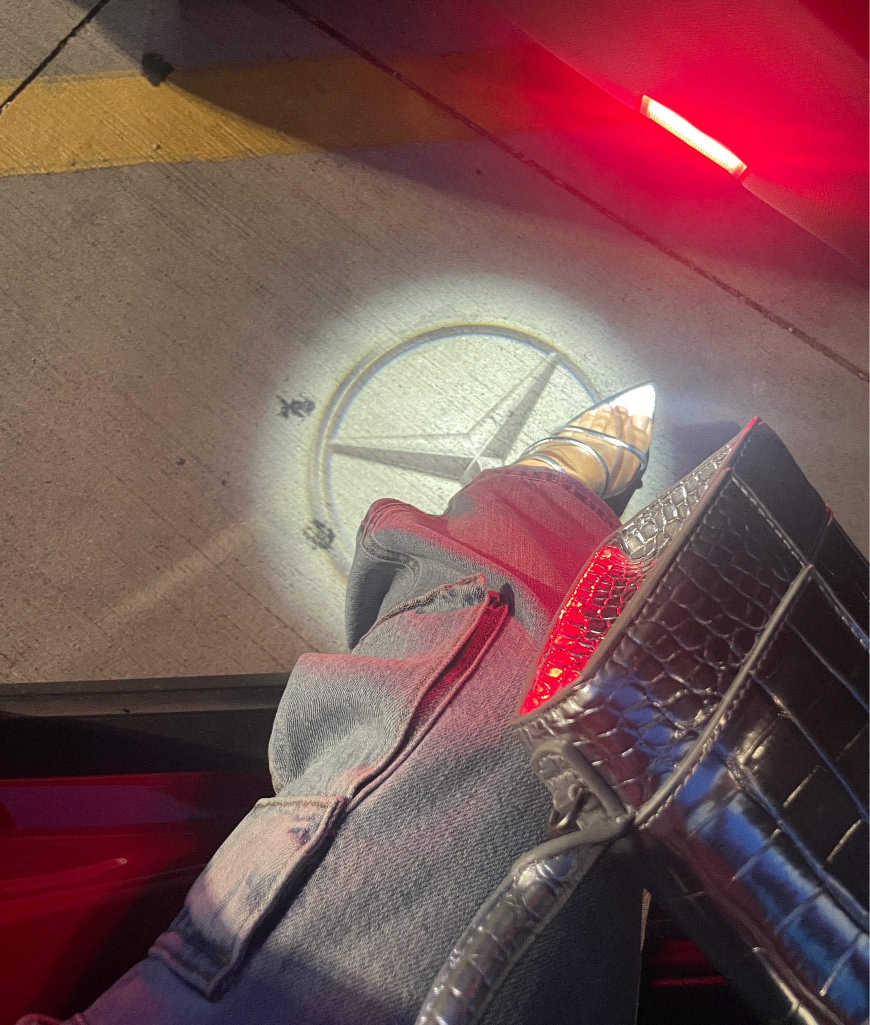 Too cute to not post ✨
Pants Aritzia “denim forum” size 29
Shoes liliana size 8.5
Hndbag balenciaga hourglass 

#LTKshoecrush #LTKitbag