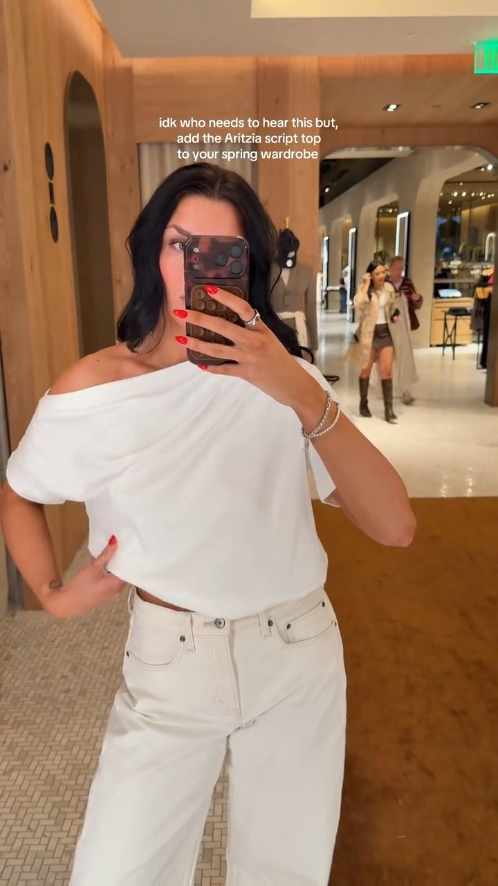 One of my favorite tops for spring!! Can easily be dressed up or down @aritzia 

#LTKSpringSale #LTKootd #LTKBeauty