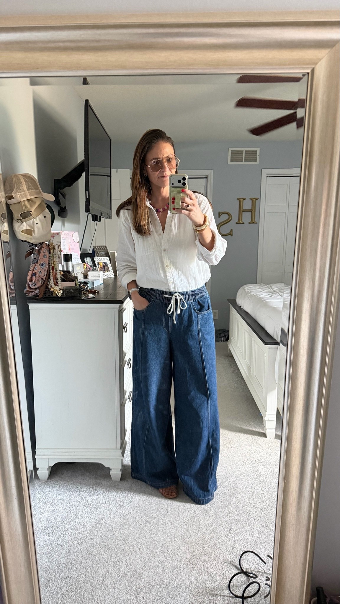 When I want to be comfy but still put together I always grab for these drawstring jeans. These are older from @Target but I linked similar ones still available. 💖

#LTKootd #LTKOver40 #LTKTall