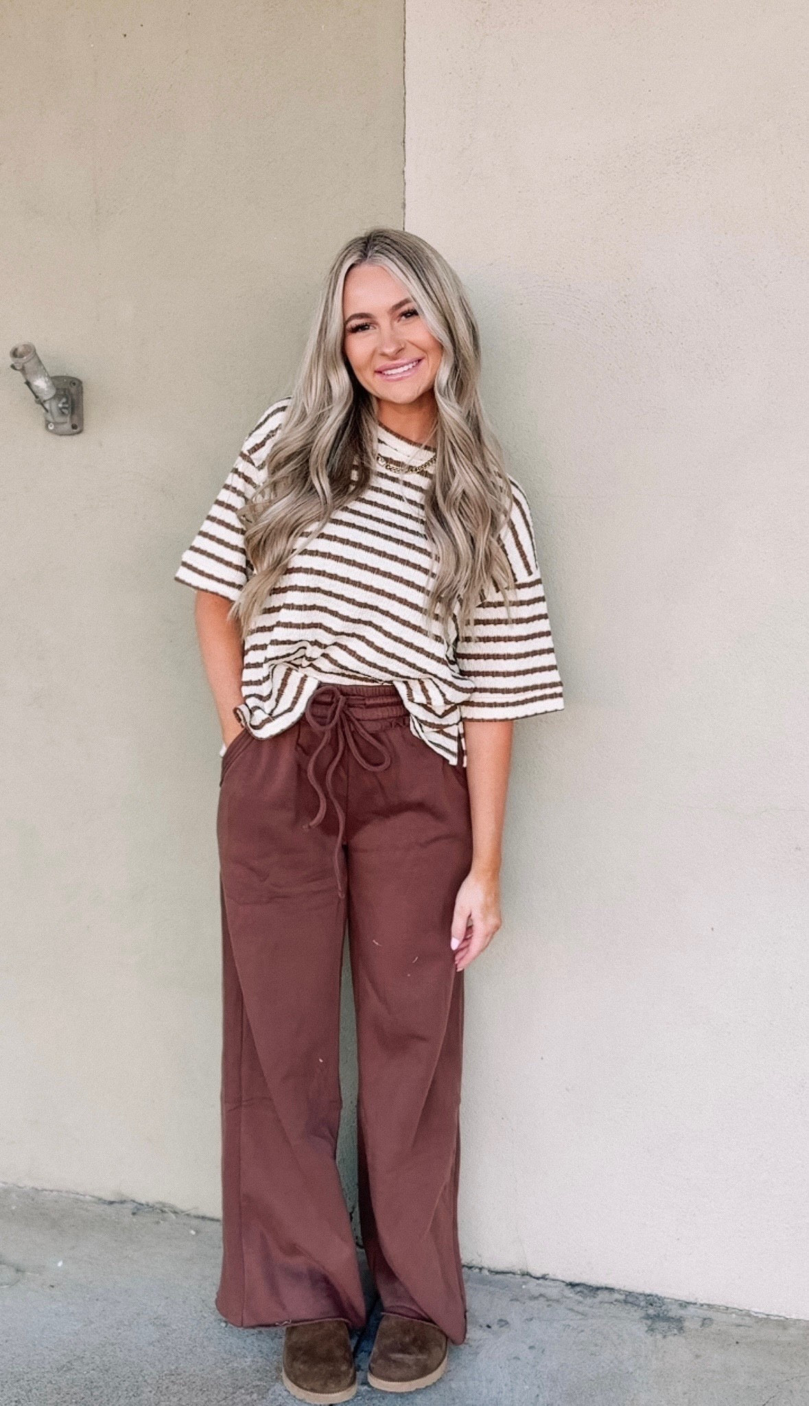 And I got the sweatpants in brown so I can wear the set year round! 

#LTKootd