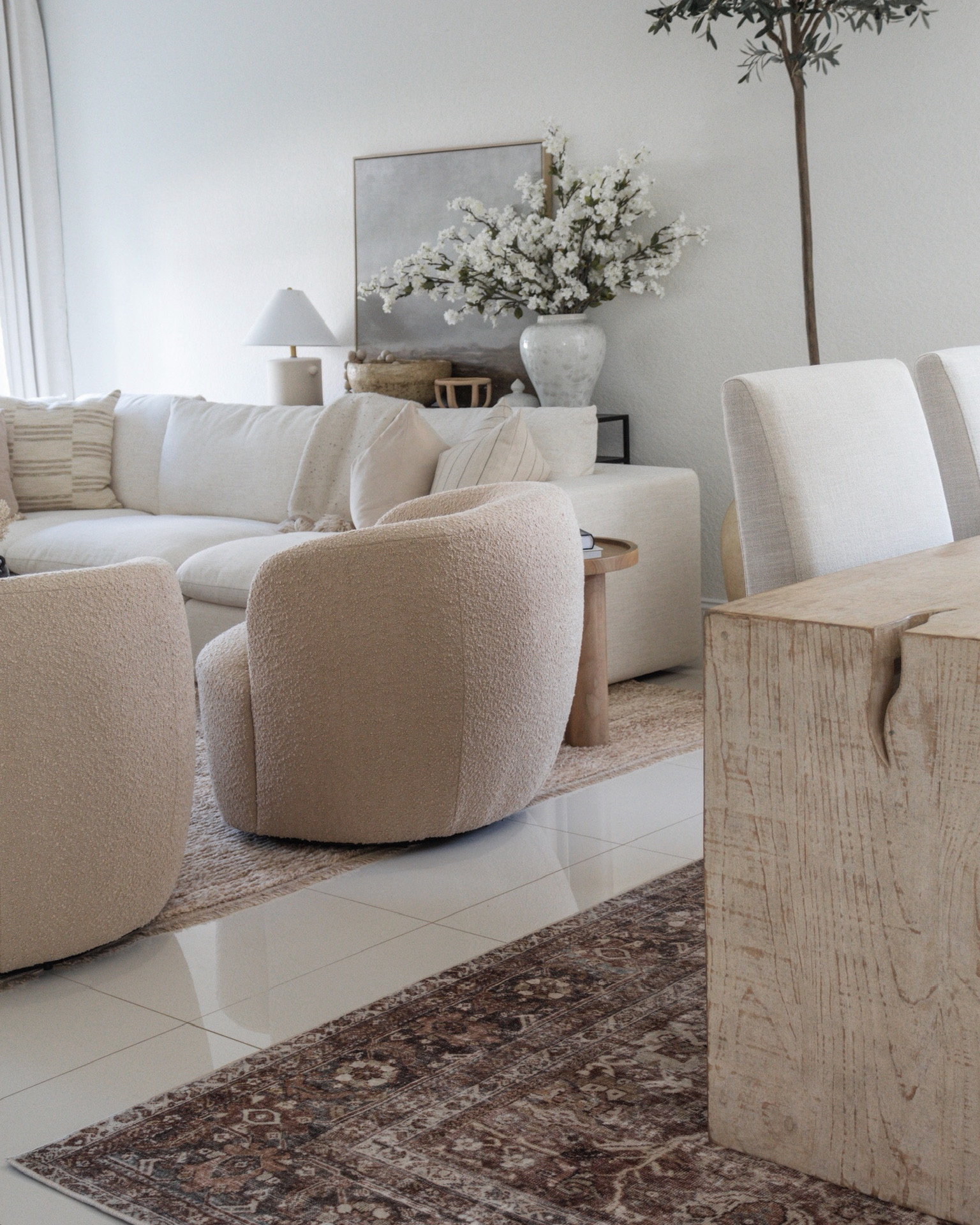 Organic Modern Living

#organicmodernliving #contemporarydesign #moderndesign #homedecor #homedesign #homeinspiration #homestyle


#LTKhome #LTKsalealert #LTKfindsunder100