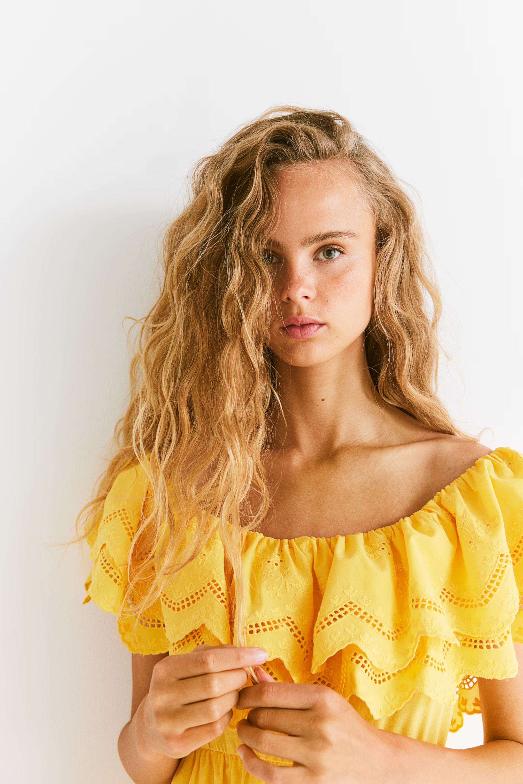 Off-the-shoulder cotton dress | H&M (UK, MY, IN, SG, PH, TW, HK)