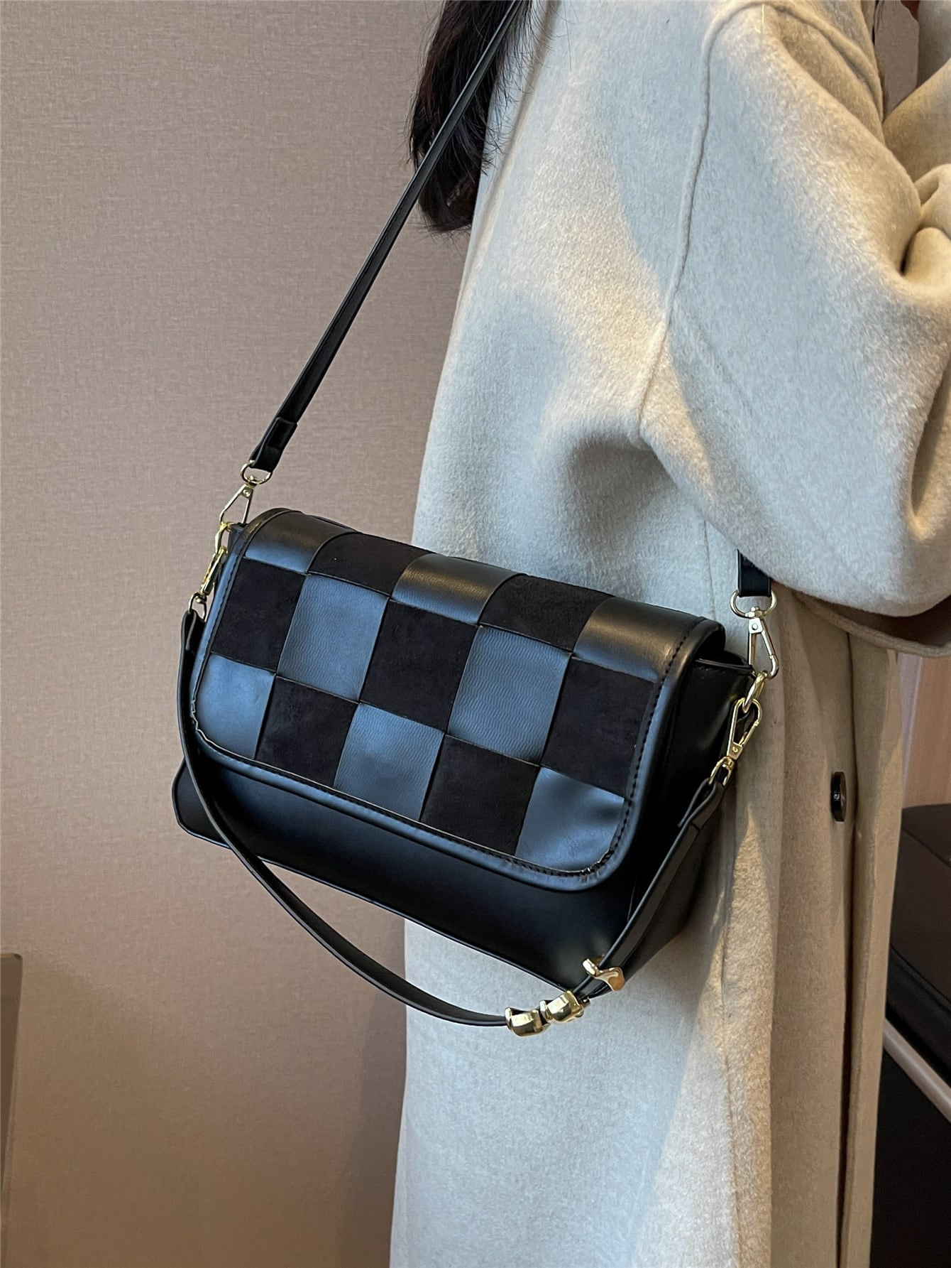 Checkered Pattern Flap Square Bag SKU: sg2211257782457226(3 Reviews)$17.30$16.44Join for an Exclu... | SHEIN