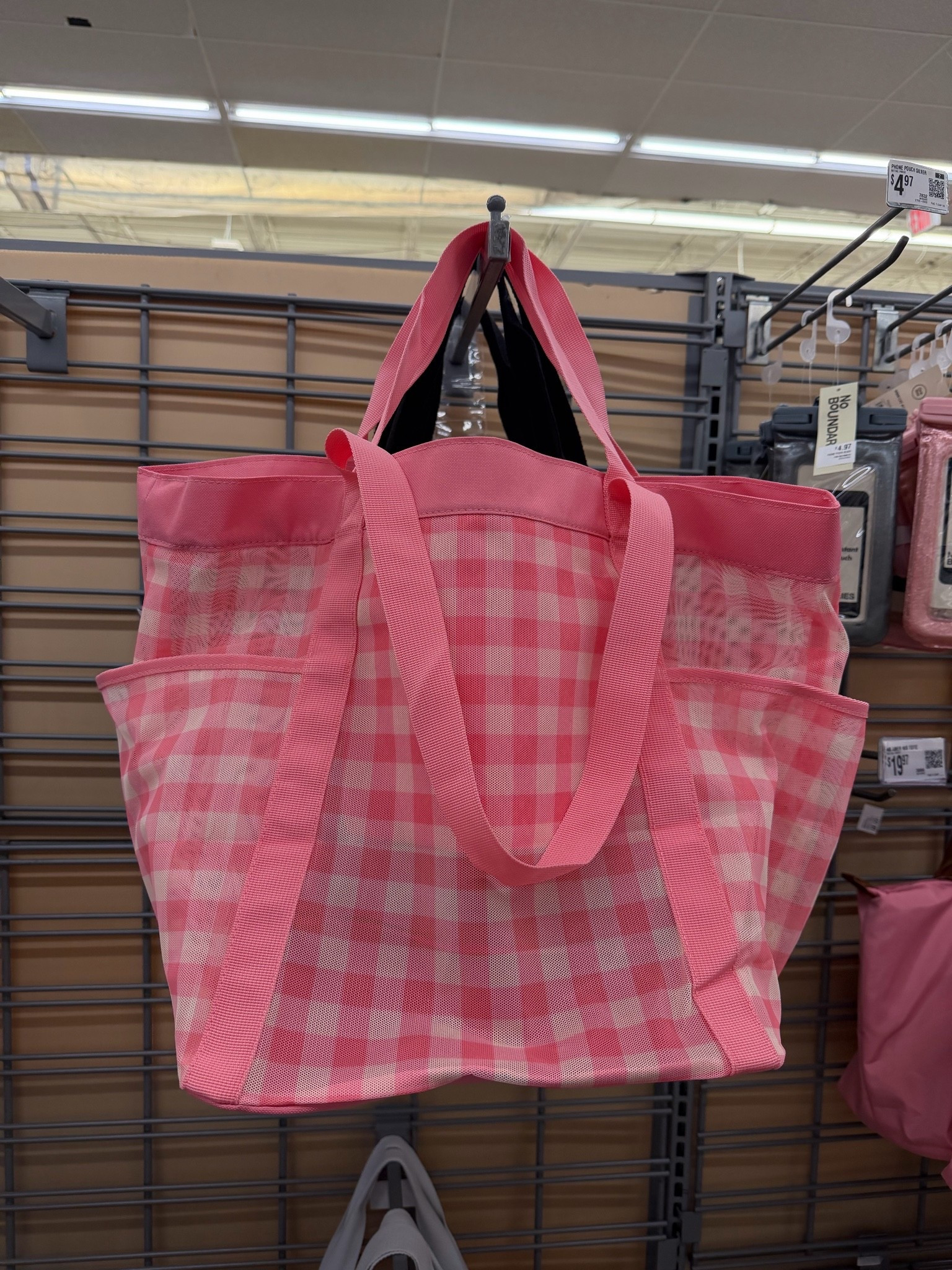 No boundaries beach tote sold at Walmart

#LTKSeasonal #LTKTravel #LTKSwim