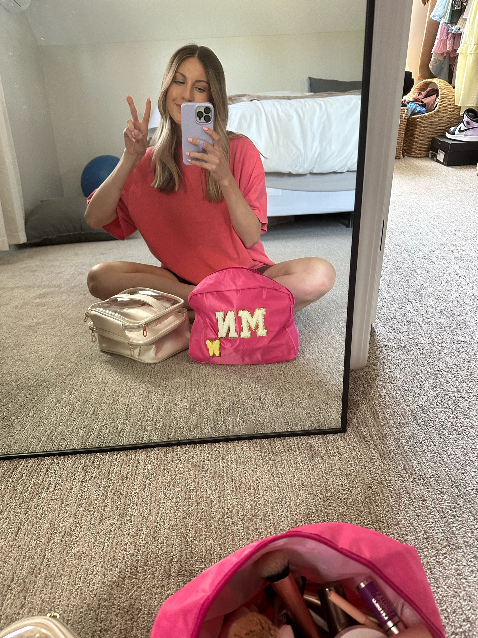 Favorite makeup bag from Amazon!


#LTKbeauty #LTKGiftGuide #LTKsalealert