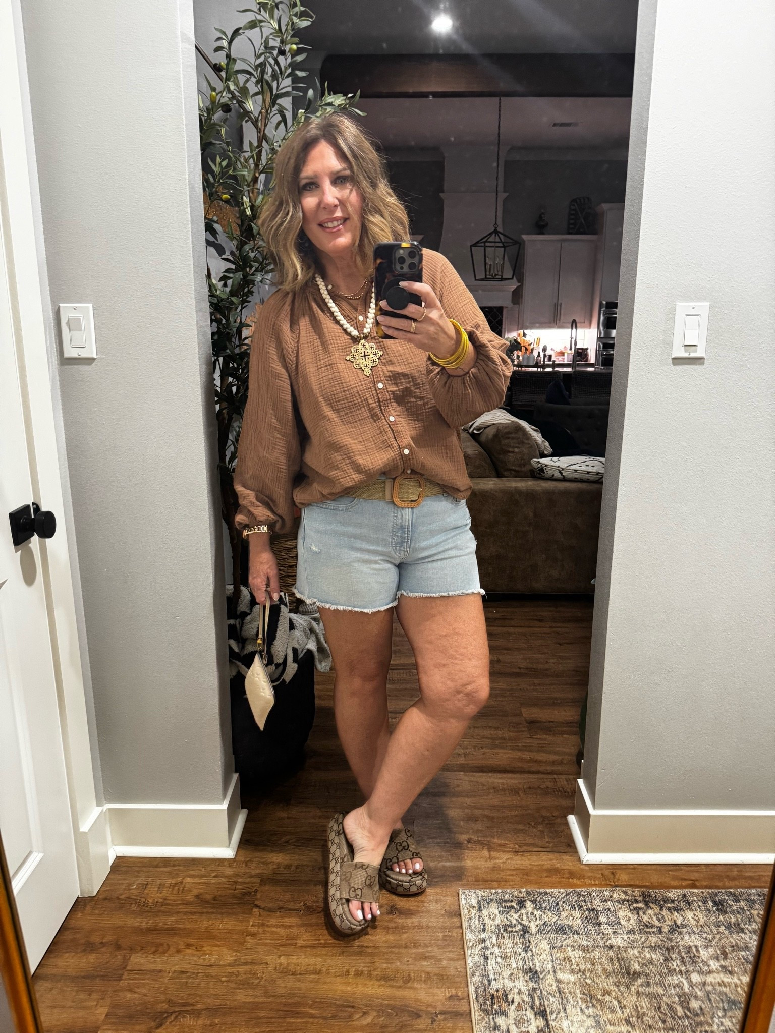 Causal date night fit for a mom over 50

Target top, Gucci slides, old navy short

#LTKmomlife #LTKSeasonal #LTKOver40