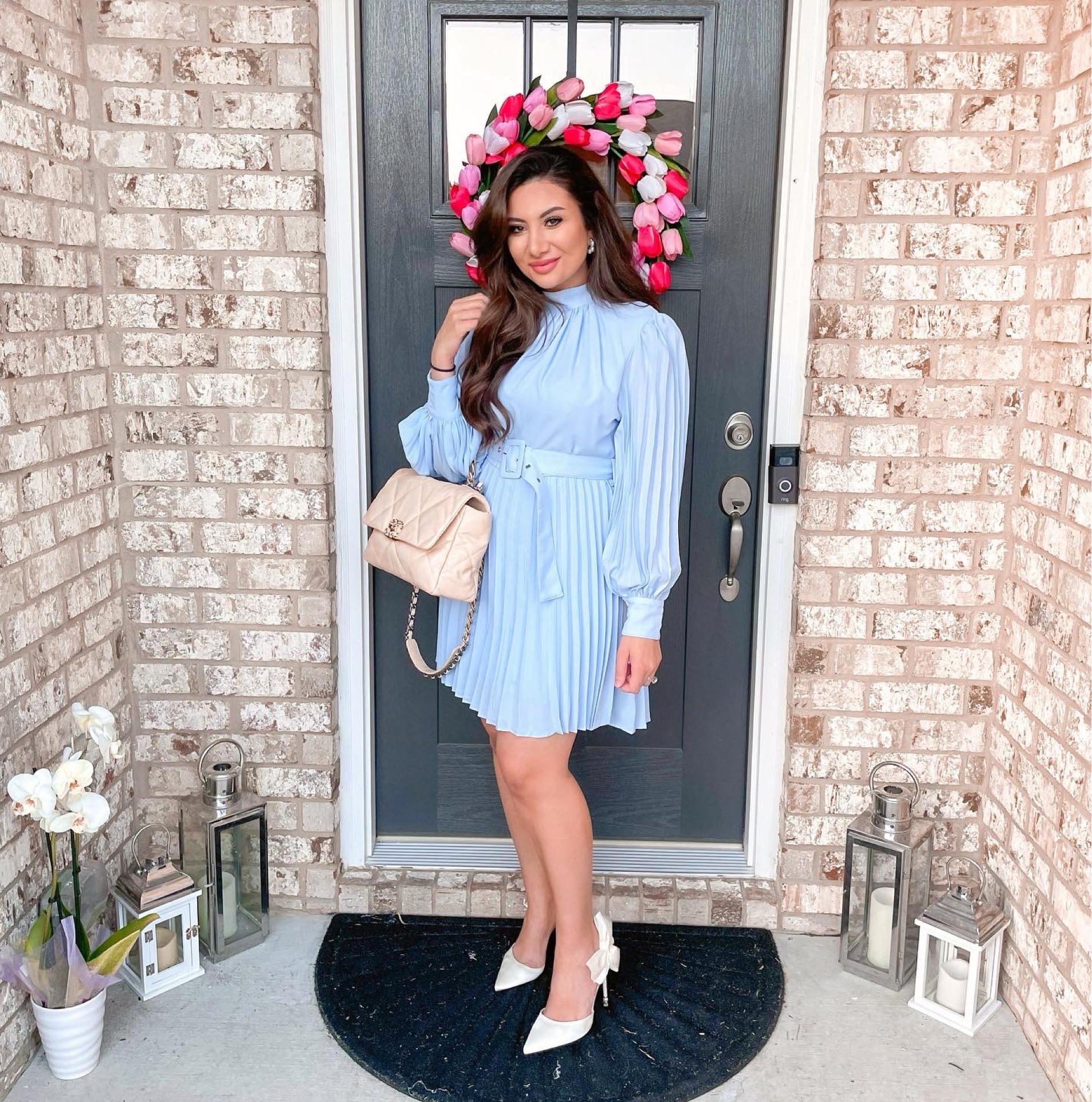 Perfect spring Easter outfit— baby blue pleated puff sleeve dress. Paired with bow heels stilettos & a cream Chanel bag.

Spring style 
Easter dress
Easter outfit 
Spring sale
Bow heels
Pointy toe heels
Stiletto
Pumps
Chanel bag
Designer bag
Pleated dress
Mini dress
Belted dress

#LTKstyletip #LTKSale #LTKFind