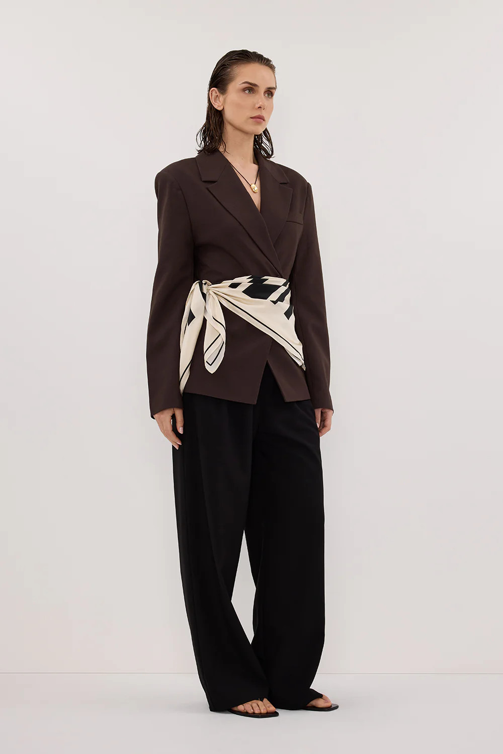 SURI ESPRESSO CINCHED BLAZER | DISSH