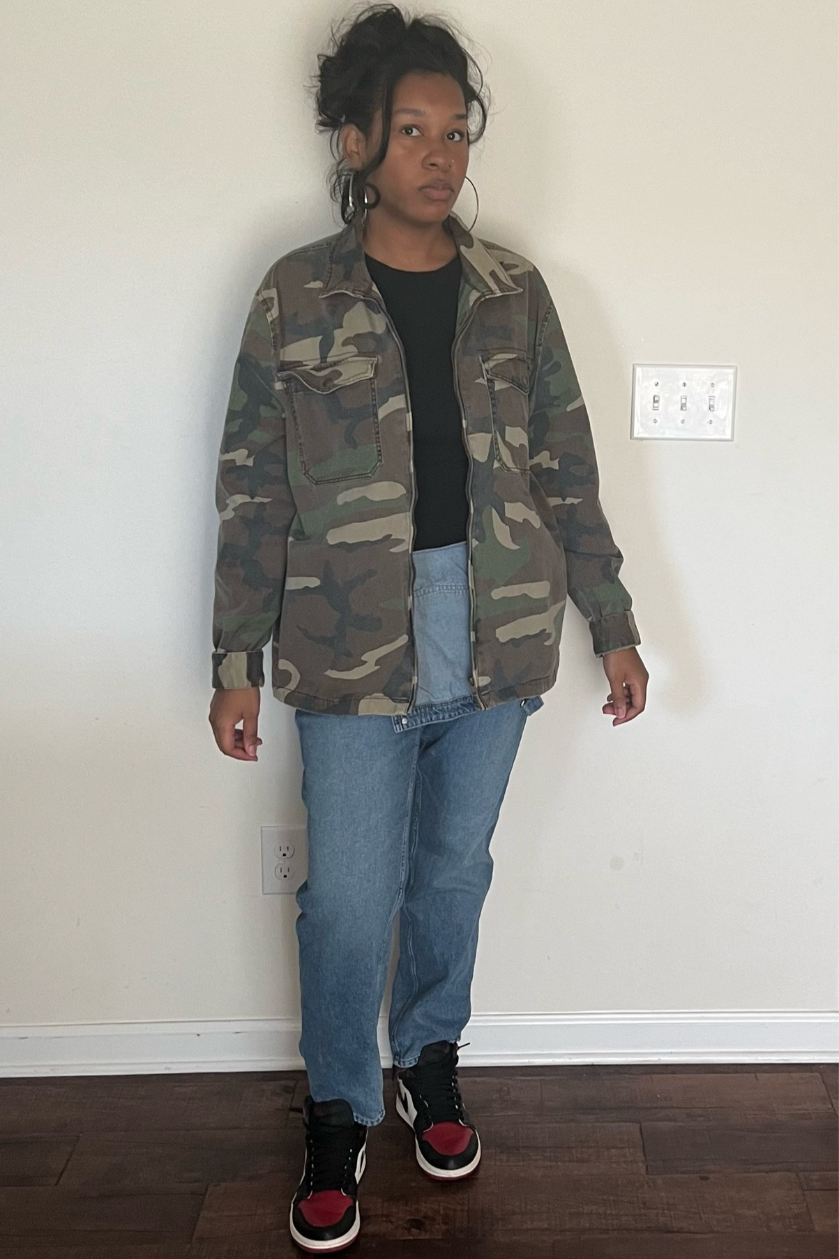 Love overalls? Here’s a simple way to style them! 

Couldn’t find the exact coat available at Forever 21, but I linked similar items**

#LTKshoecrush #LTKstyletip