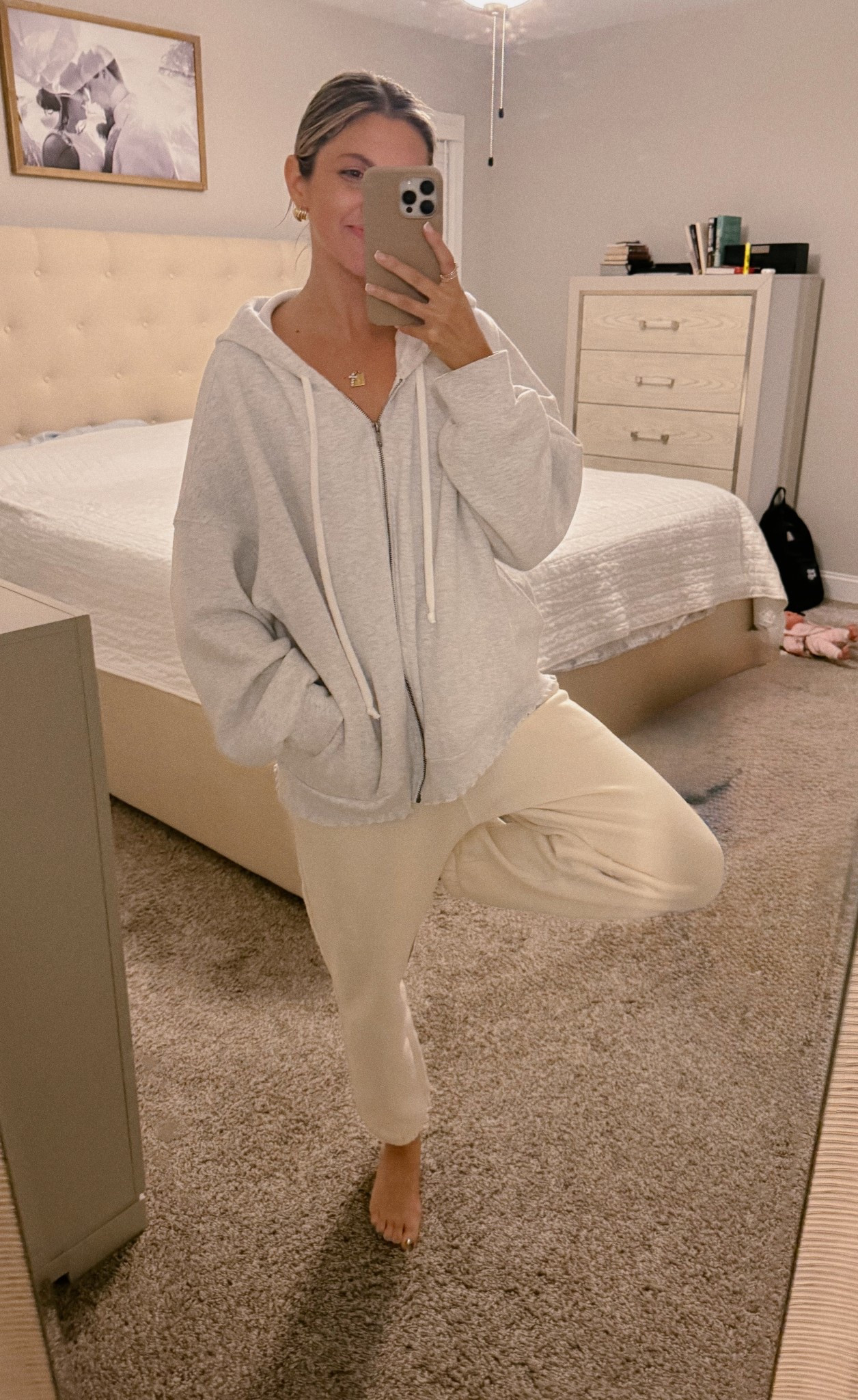 Comfies🩶

#LTKStyleTip #LTKActive #LTKFindsUnder50