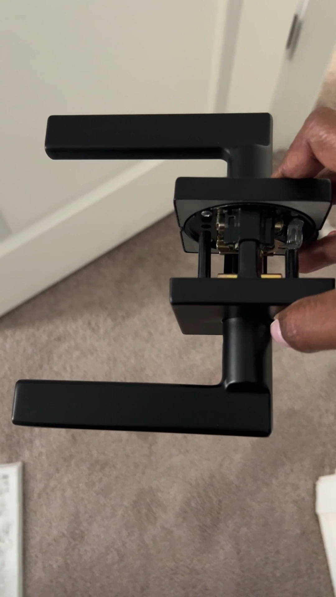 It’s the little upgrades that make the biggest difference.

Switching out an old door handle for a more modern, elevated one using a drill.

Such a simple change but it instantly refreshed the space.

#LTKHome #LTKdayinmylife