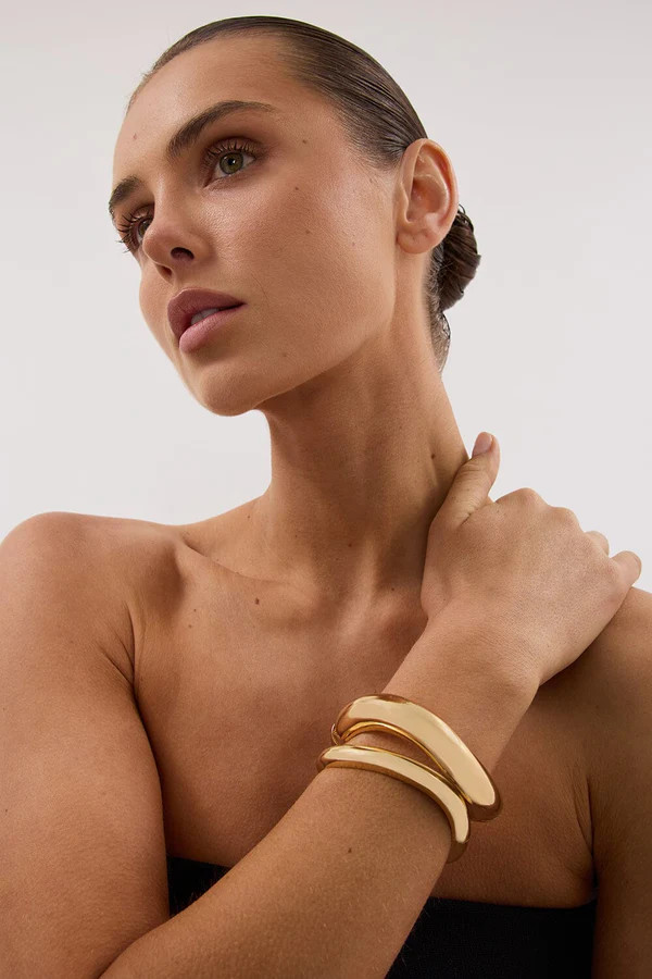 ANNA ROSSI THIN WARPED BANGLE GOLD | DISSH