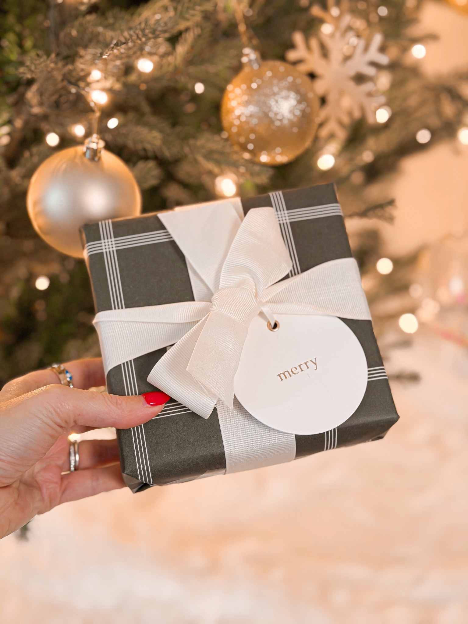 Gift wrapping from Amazon 

#LTKHoliday #LTKHome #LTKGiftGuide