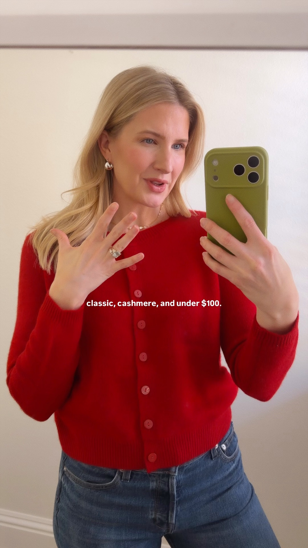 It’s true what they say, everything is better with @quince! I found so many beautiful things for fall all under $100, including cashmere. Shop my favorites below.  
(wearing a size small) #quincepartner