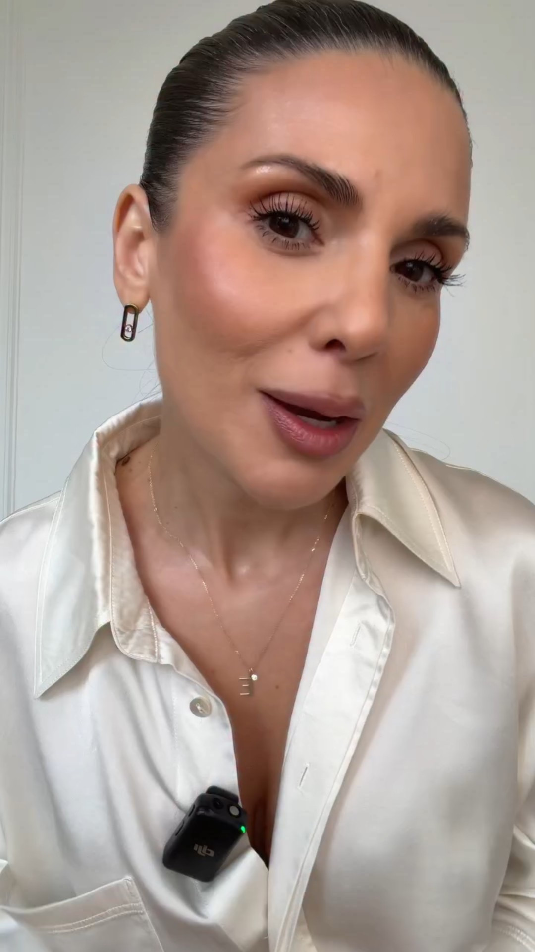 Not all setting sprays are created equal but the @lauramercier Translucent Hydrating Setting Spray Ultra-Blur stands out from the rest. It keeps my makeup locked in all day without that tight, dry feeling #LauraMercierPartner