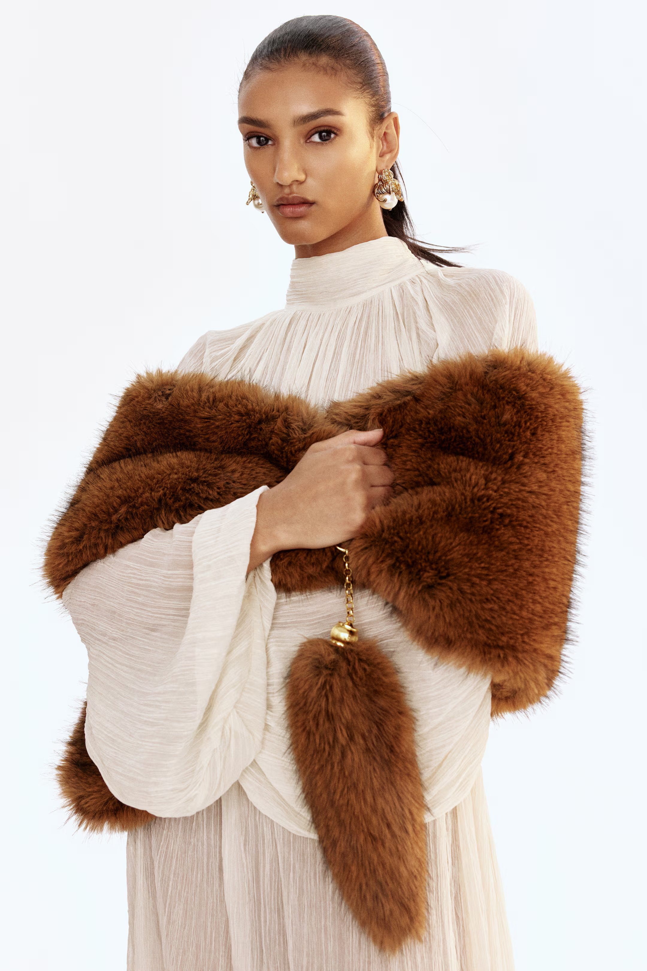 Fluffy scarf - Brown - Ladies | H&M GB | H&M (UK, MY, IN, SG, PH, TW, HK)