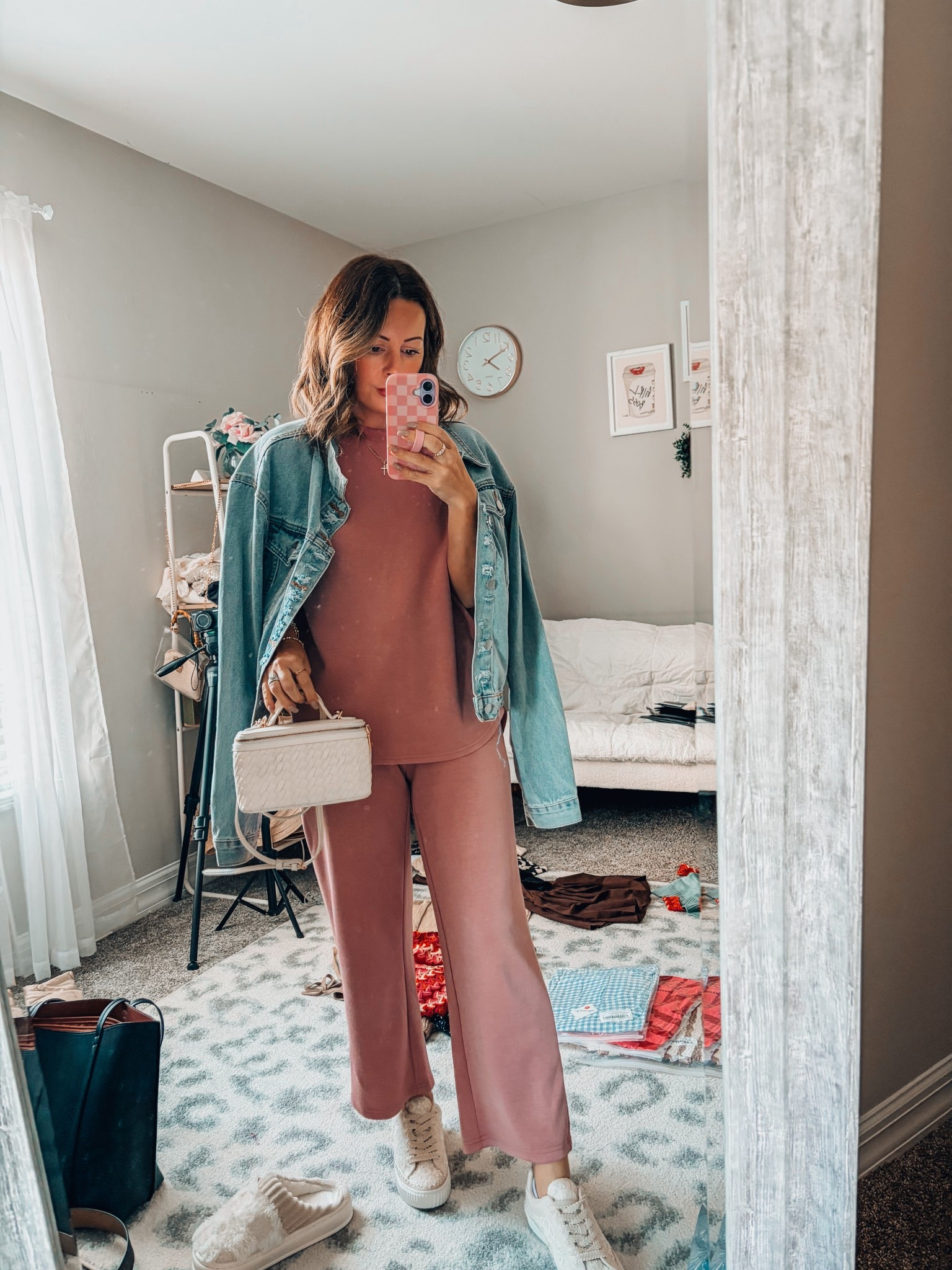 Excuse the messy office but really feeling this outfit 💕 what do you think!?!! 

#LTKootd #LTKValentine #LTKgrwm