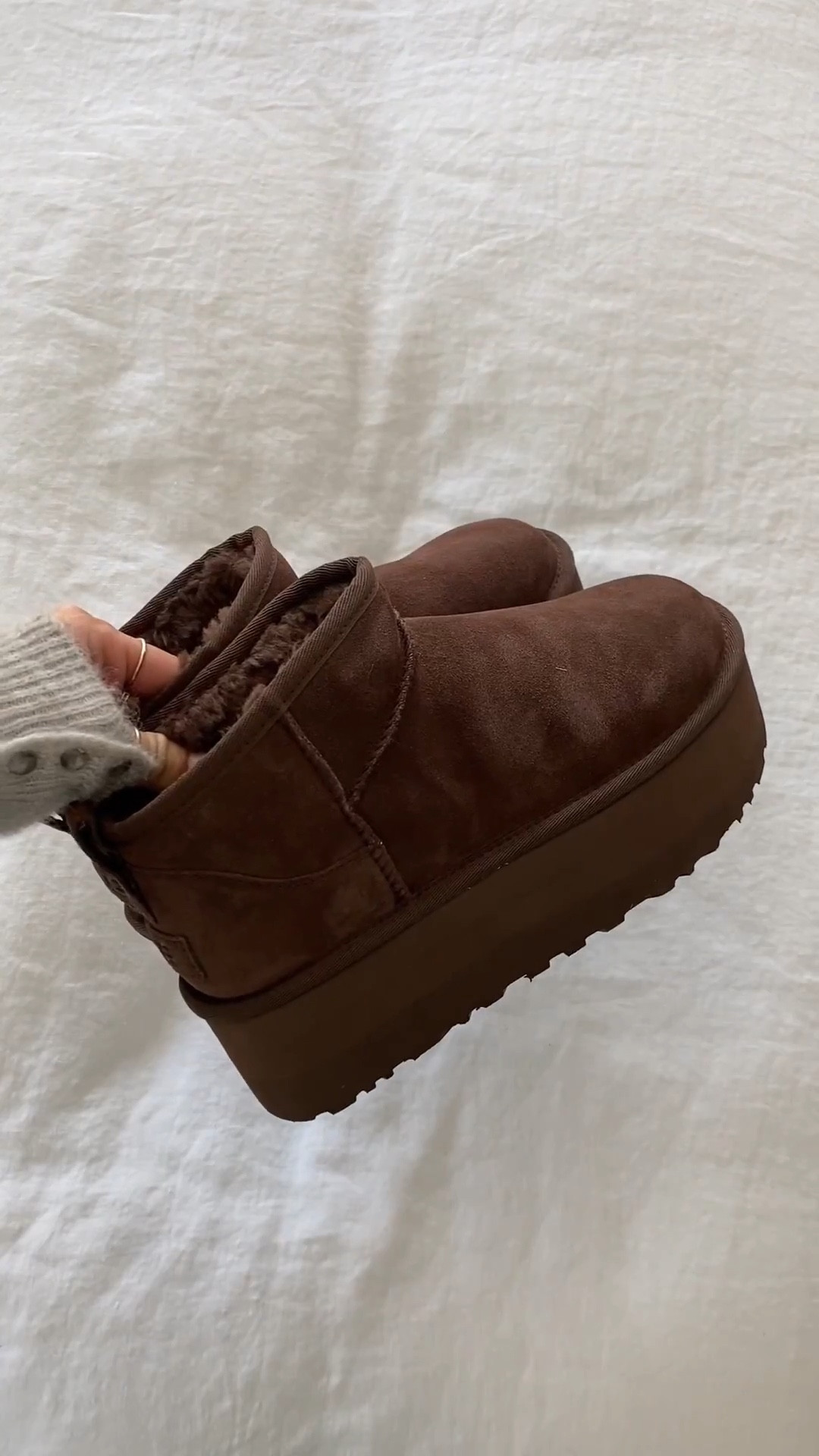 🧸🤎🧸🤎 shoes, Ugg, boots, fall shoes, comfy, cozy, #LTKShoeCrush #LTKStyleTip

#LTKSeasonal