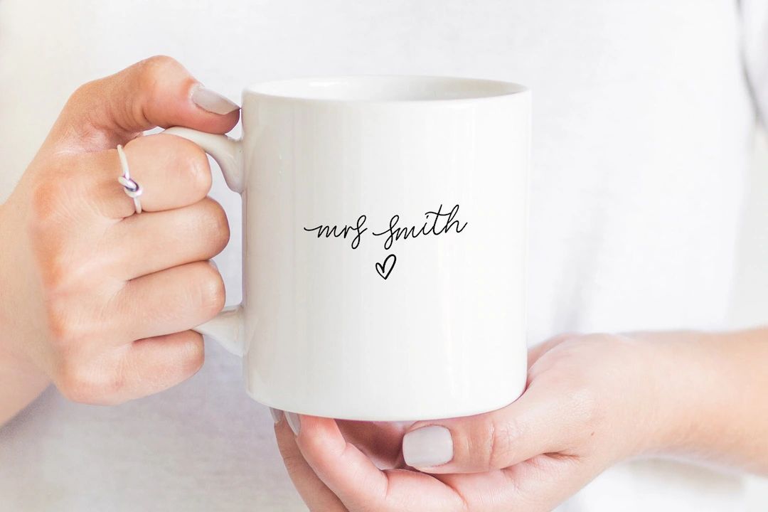 Personalised Mrs Mug, Personalised Mug for Her, Personalised Name Mug, Wedding Gift for Her | Etsy (IT)