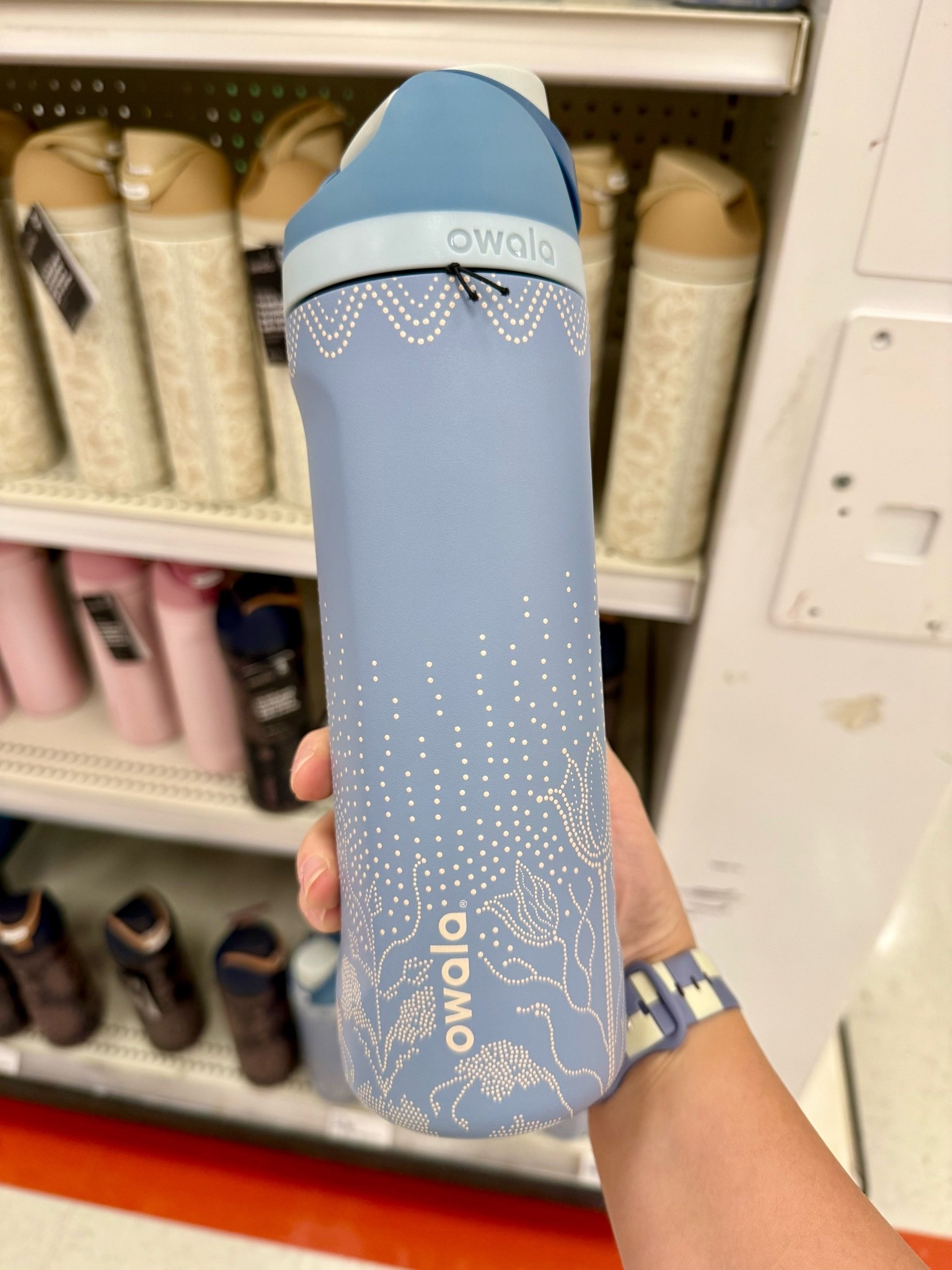 New Owala water bottles spotted! These patterns are so cute! 

#owalawaterbottle #owala

#LTKdayinmylife #LTKfitnessgoals