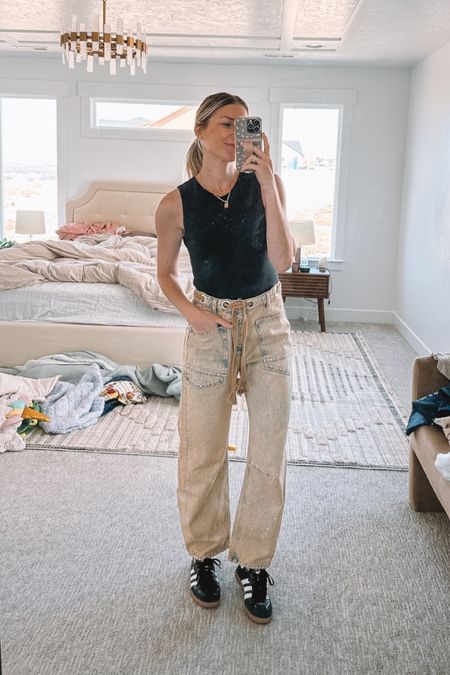 If you like barrel jeans but don’t want them super barrelly, these are IT! A splurge but they’re so good! Comfortable, come in tons of colors, I love them! Definitely go down a size though (I’m down a size and they’re still a bit loose on my waist). Top is size small bodysuit from Nuuds (only size up on these if you’re tall for length on the bodysuits but otherwise, they’re very stretchy and true to size!)

#LTKstyletip #LTKshoecrush #LTKSeasonal