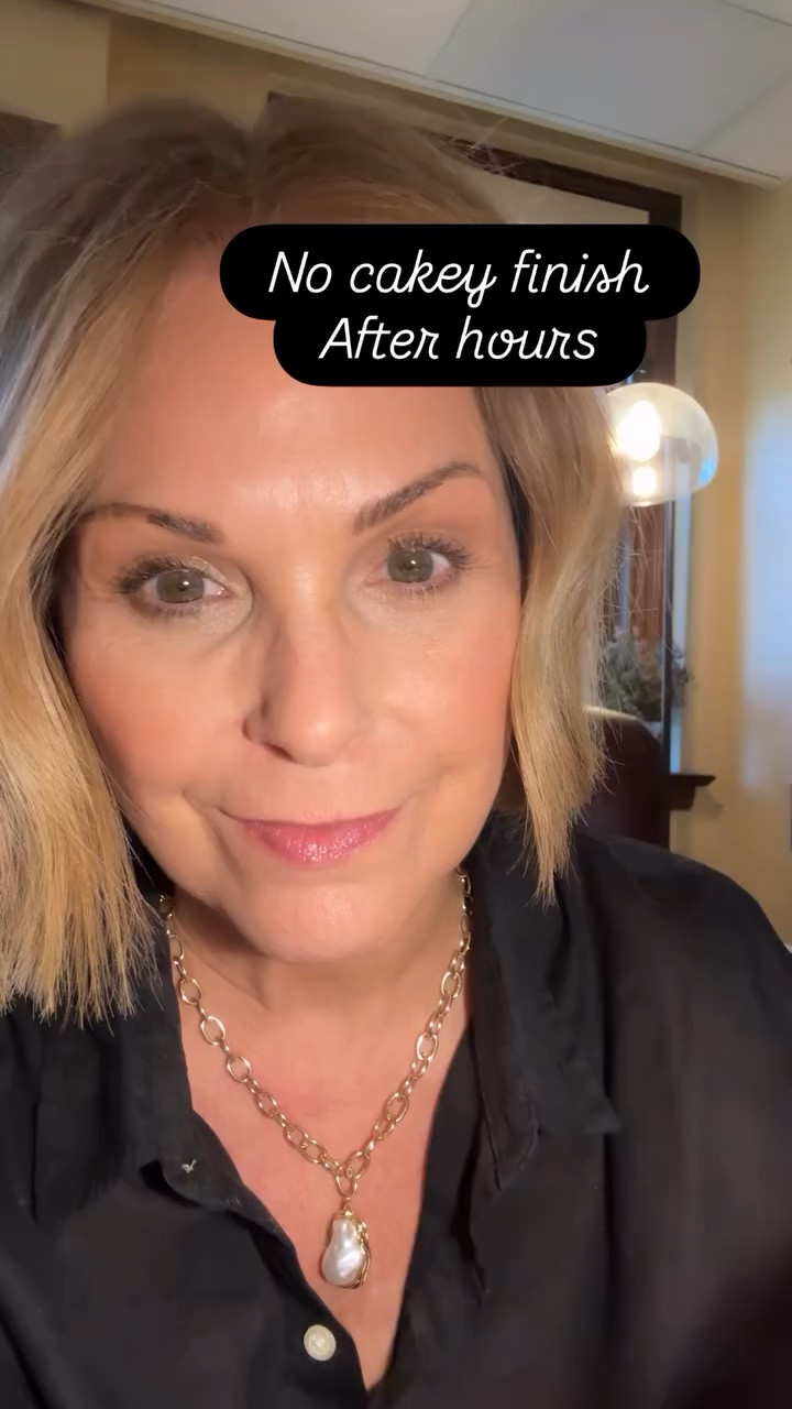 I’m loving Luvie Cushion Foundation! So glowy & natural and amazing for mature skin ! ##over40skin #over40makeup #makeuptips