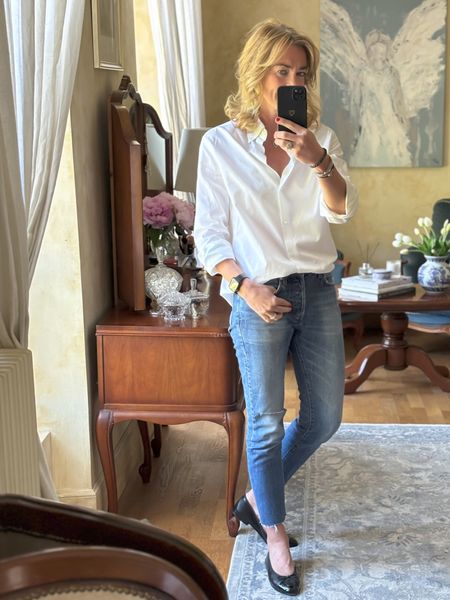 A classic white shirt & denim kind of day
.
Shirt @vanessabruno
Jeans @sandro
Ballet pumps @chanel
.
#mystyle #springfashion #springstyle #everydayfashion #reallifestyle #mymidlifefashion #chanel #whiteshirt #balletpumps 

#LTKstyletip #LTKSeasonal #LTKover40