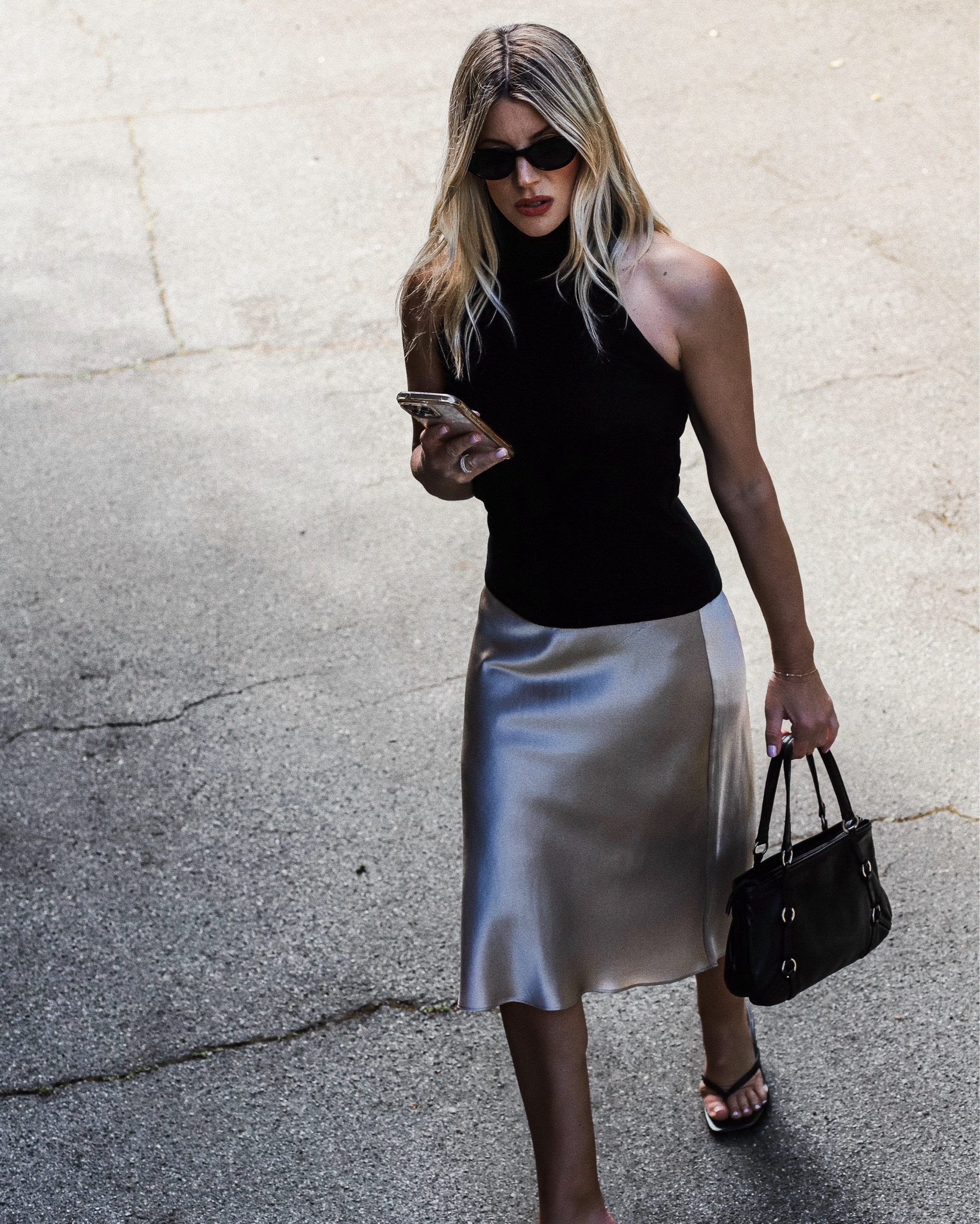 minimal, but it hits

#minimalchic #minimalstyle #90sstyle #springstyle 

#LTKootd