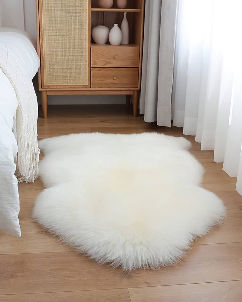 YIHAIC Faux Fur Sheepskin Style Rug,Faux Fleece Fluffy Area Rugs Seat Pad Anti-Skid Yoga Carpet f... | Amazon (UK)