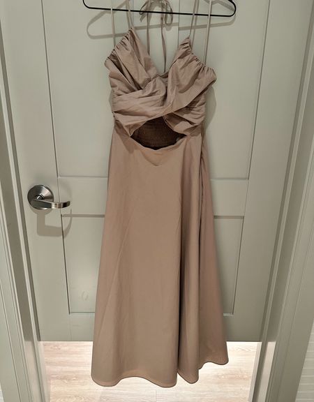 This long neutral brown dress from Abercrombie is so beautiful. Unfortunately for me, it was not flattering where my tummy shows. Still, gorgeous though!

#LTKStyleTip #LTKFindsUnder100 #LTKU