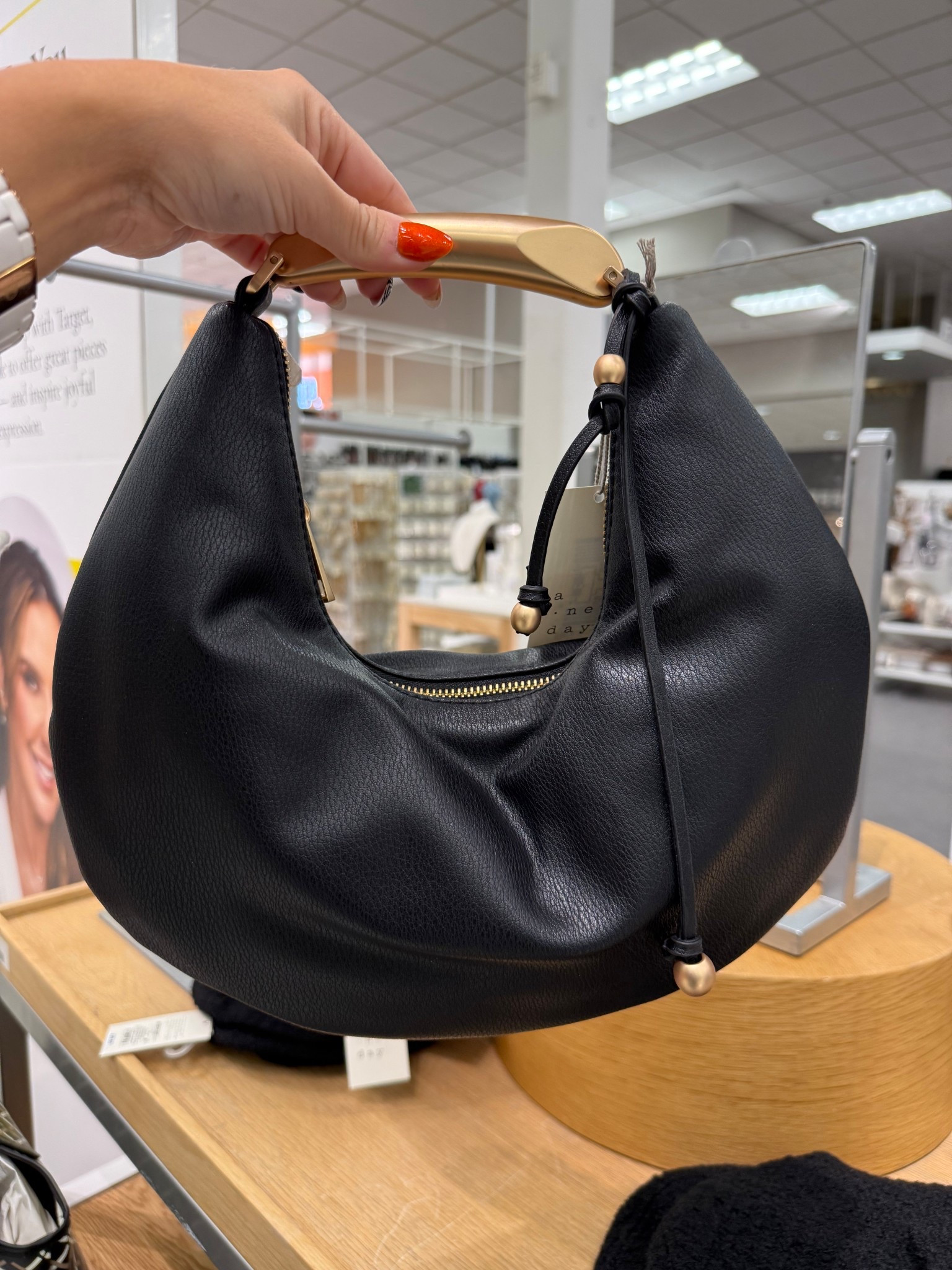 Perfect handbag for date nights!🖤

Fall fashion, purse, winter fashion, handbag, target style

#LTKItBag #LTKFindsUnder50 #LTKSeasonal