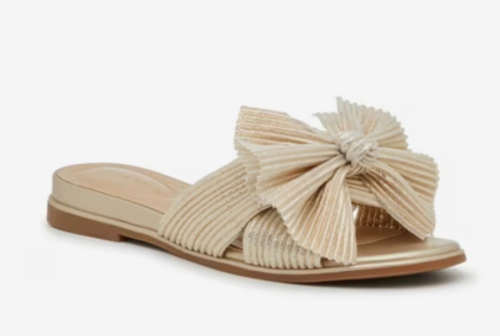 Sandals - ON SALE! More colors available 
#sandals #slides #bowsandals @DSW

#LTKSeasonal #LTKU #LTKOver40 #LTKSaleAlert
