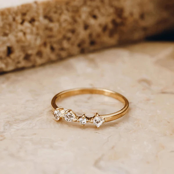 White Topaz Ring - Ilse | Linjer