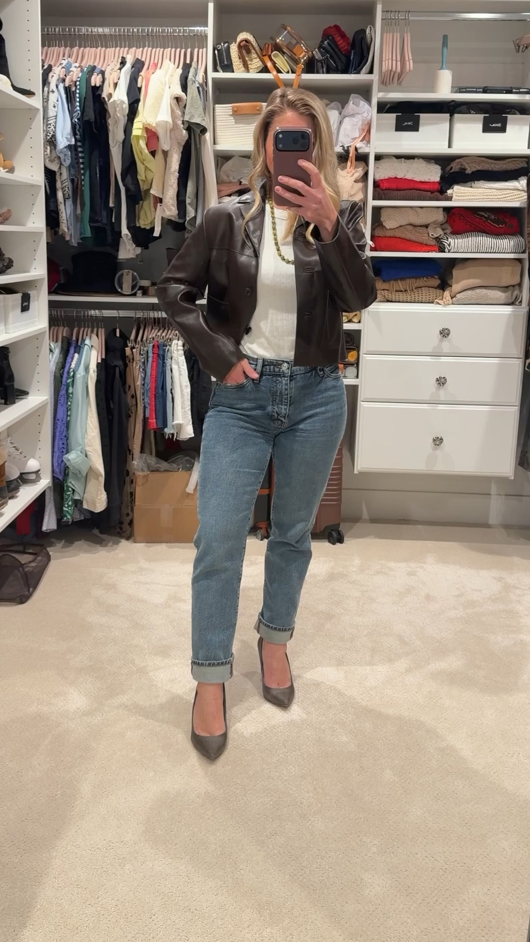 Cropped leather and suede jackets are such a good closet staple for cooler spring days. They add structure, polish, and just the right amount of edge to even the simplest outfit.

I love throwing one on with denim and heels for an easy look that feels elevated but still wearable. One of those pieces you’ll keep reaching for year after year.

Everything is linked in LTK ✨

#LTKootd #LTKSeasonal #LTKPetite
