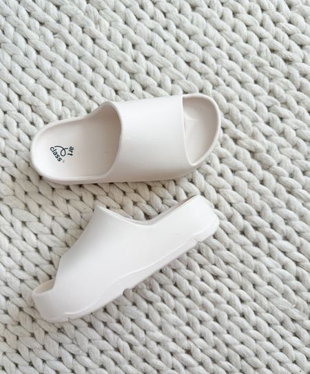 these girls platform sandal slides from target are SO cute 🥰 also available in pink & blue 

#LTKfamily #LTKshoecrush #LTKkids