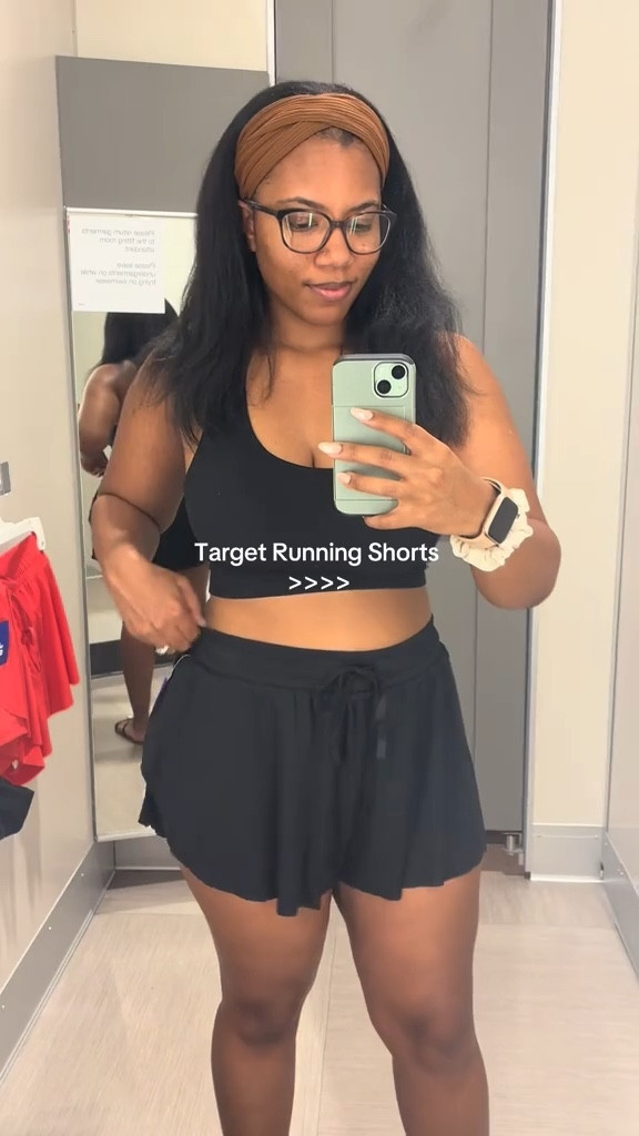 If I like it, I’ll buy it in every color & that was the case with these running shorts from Target lol

They’re super cute & have pockets 🙌🏾

#LTKSeasonal #LTKActive #LTKVideo