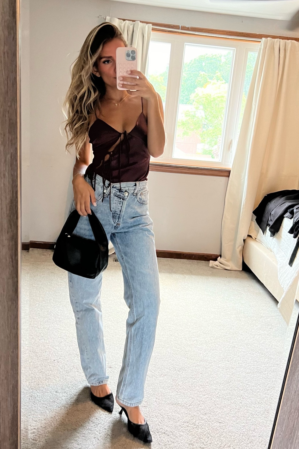 Xs/0 in top and jeans! 

#LTKU #LTKSeasonal #LTKFindsUnder50