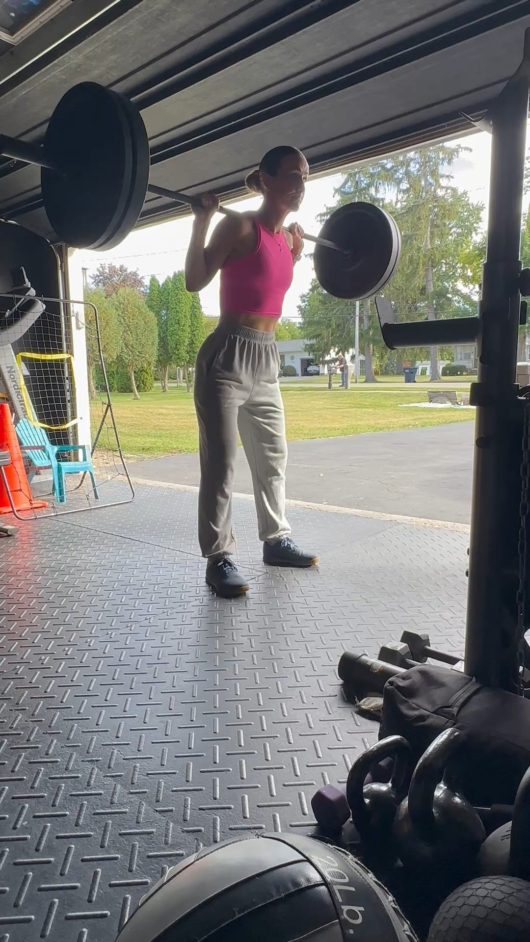 This pink crop top gives me extra energy for my lifts!!