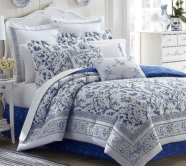 Laura Ashley Charlotte Blue King Duvet Cover Se t | QVC