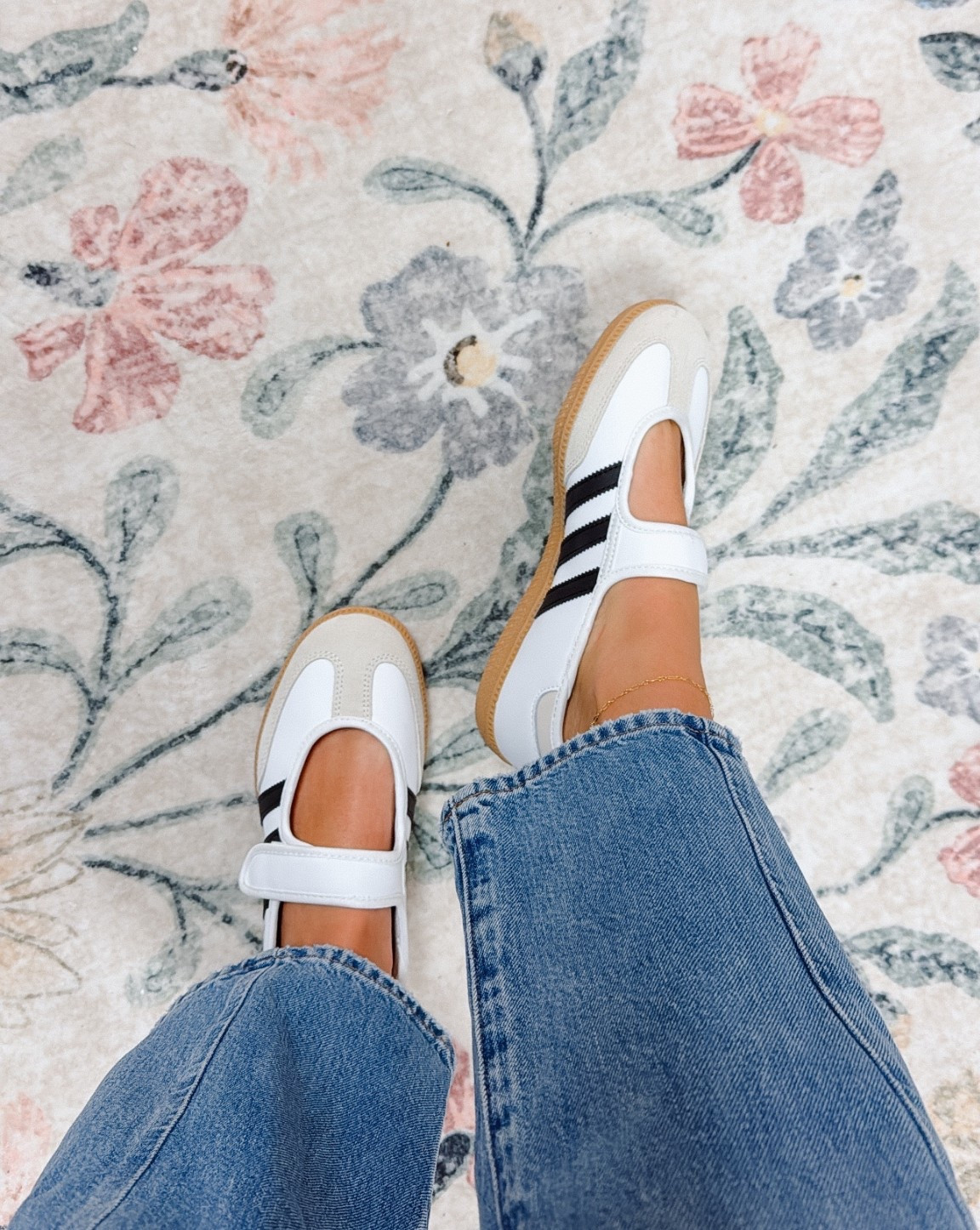 adidas samba jane flats✨
• true to size

#LTKFindsUnder100 #LTKootd