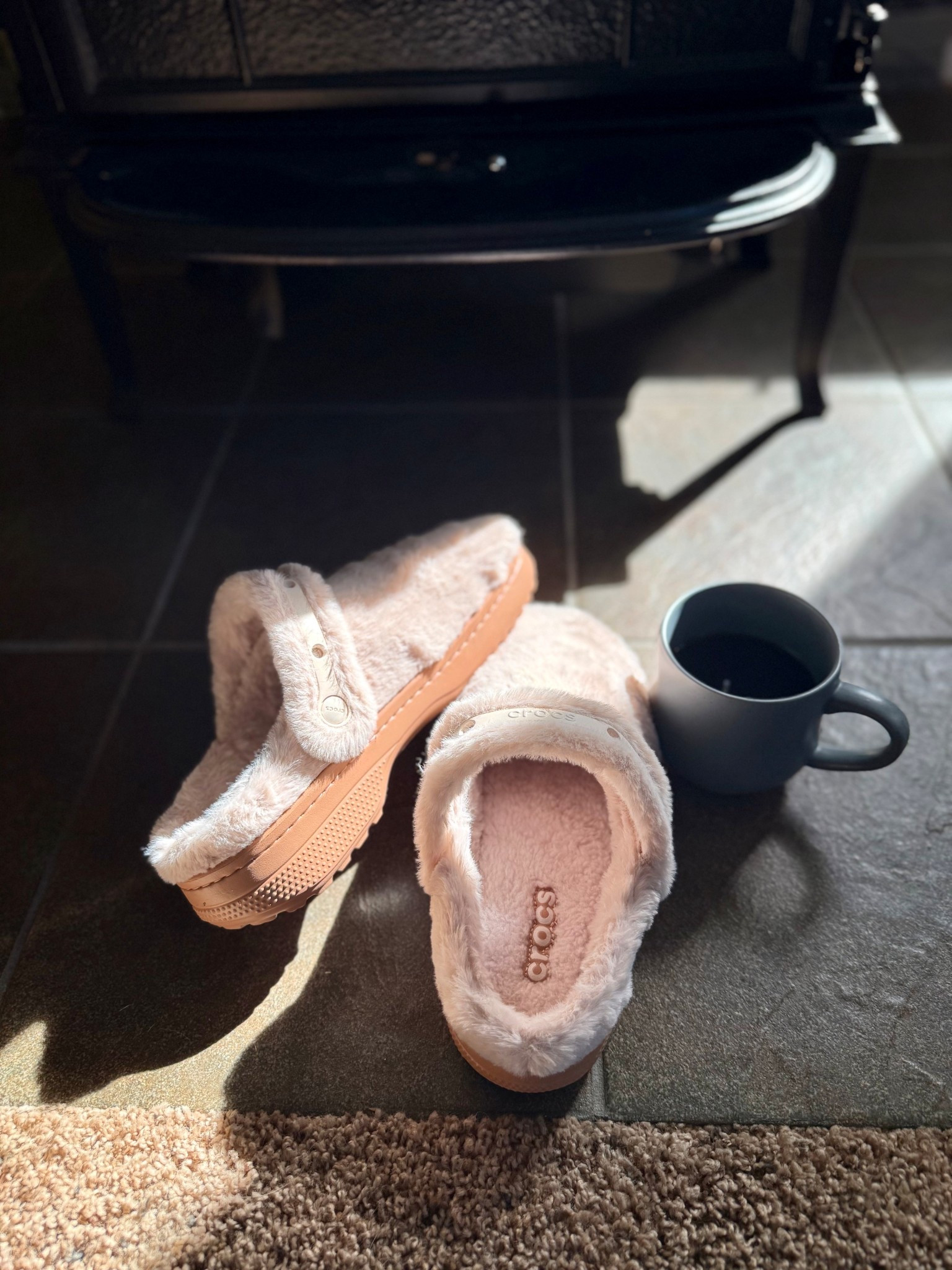 After trying on all sorts of Crocs these last few months, I think I just found my ultimate fave…. The Unfurgettable clog! So soft and so comfy and a hard sole.. fit is tts. These are the slippers of the season! 

#LTKShoeCrush #LTKCon #LTKStyleTip