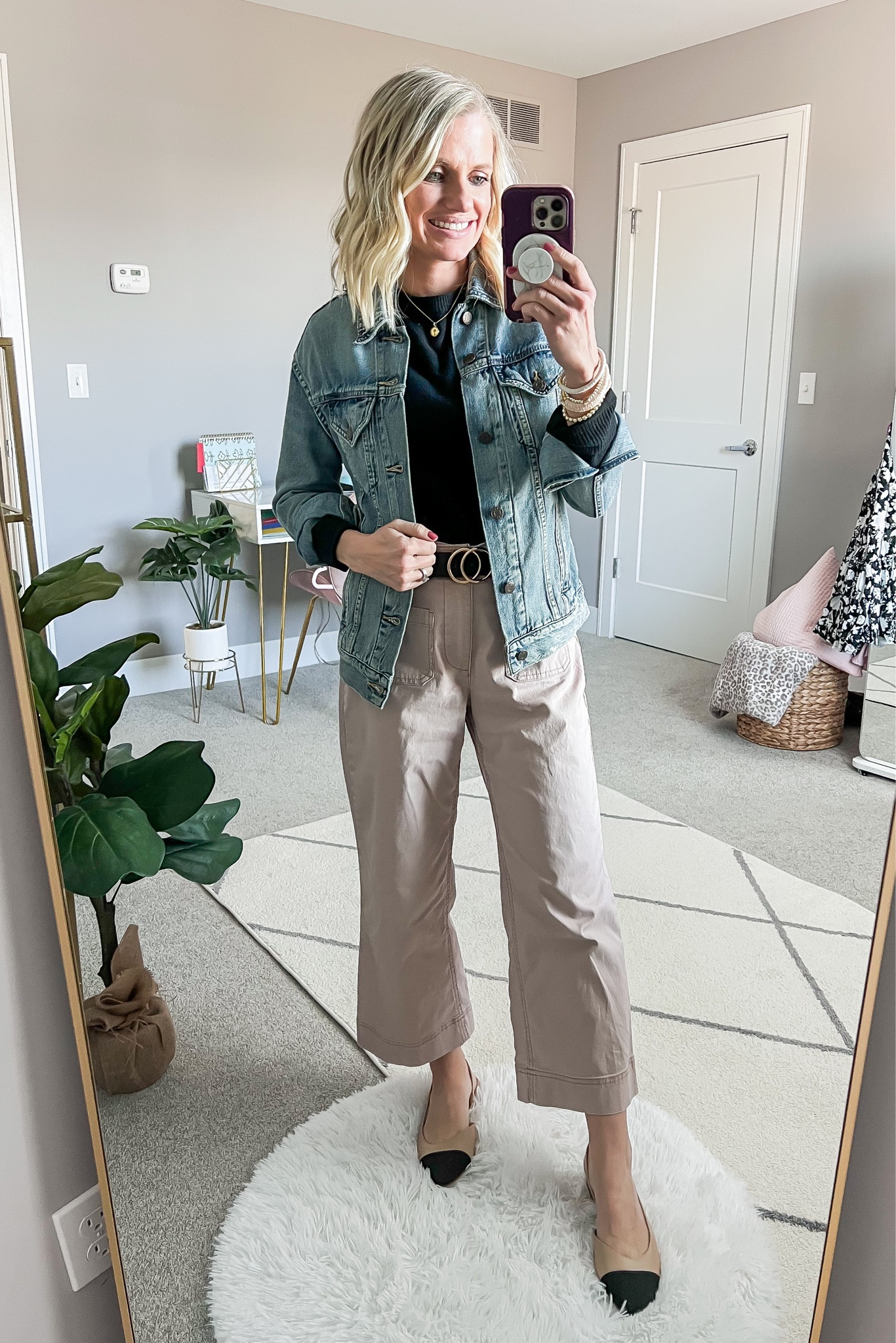 What I wore this week! 
Top- small
Jacket- xs
Pants- 0/petite
Shoes- fit TTS